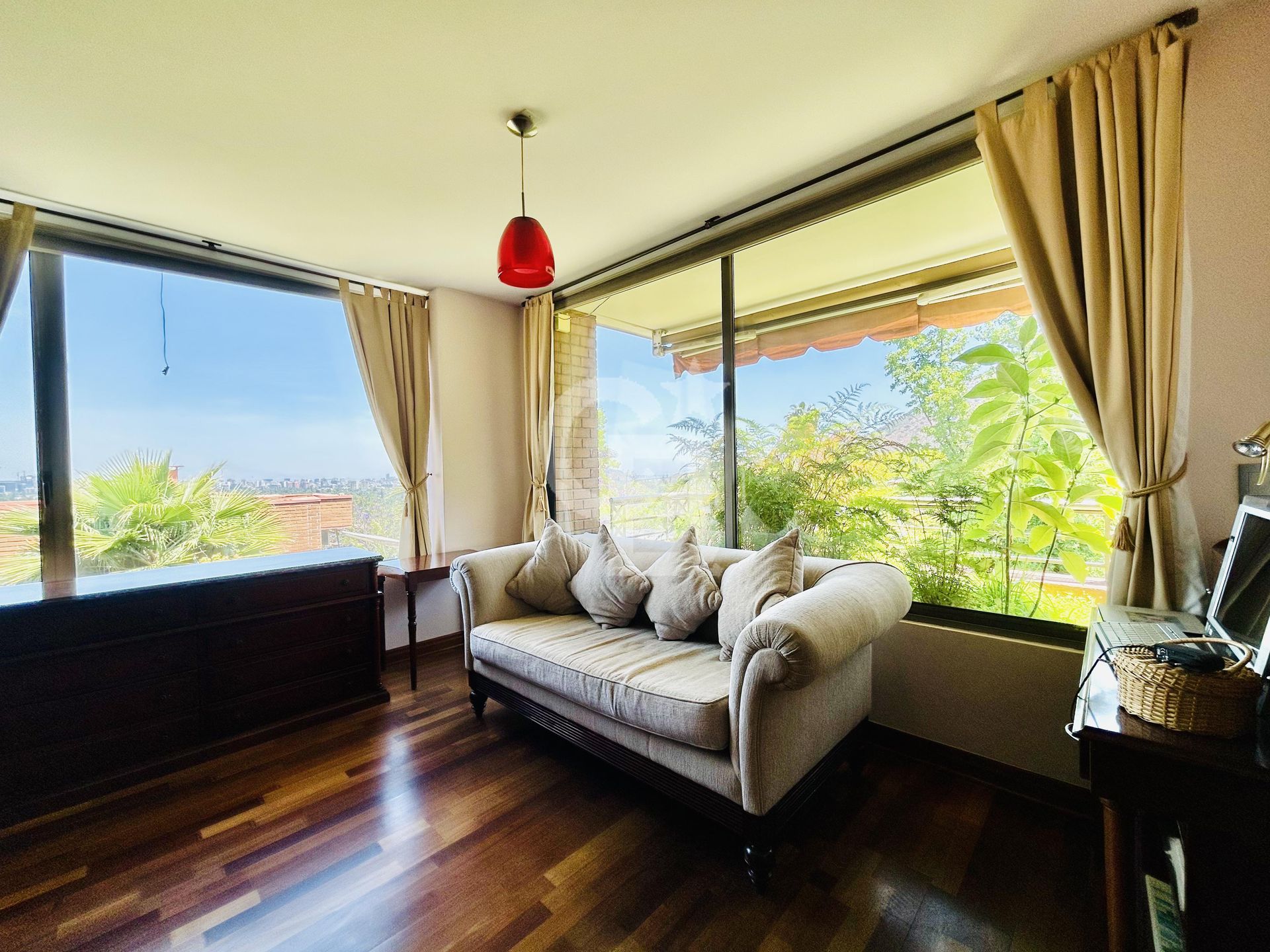 Vitacura, Chile, 4 Bedrooms Bedrooms, ,5 BathroomsBathrooms,Residential,For Sale,1998105