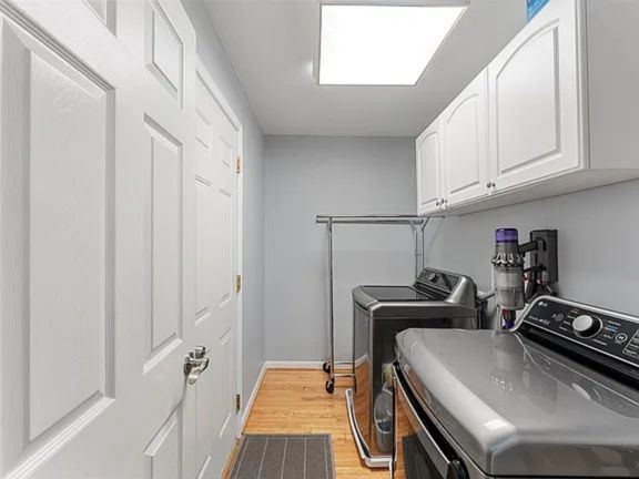 Manassas Park, Virginia, 20111, United States, 4 Bedrooms Bedrooms, ,4 BathroomsBathrooms,Residential,For Sale,1978924