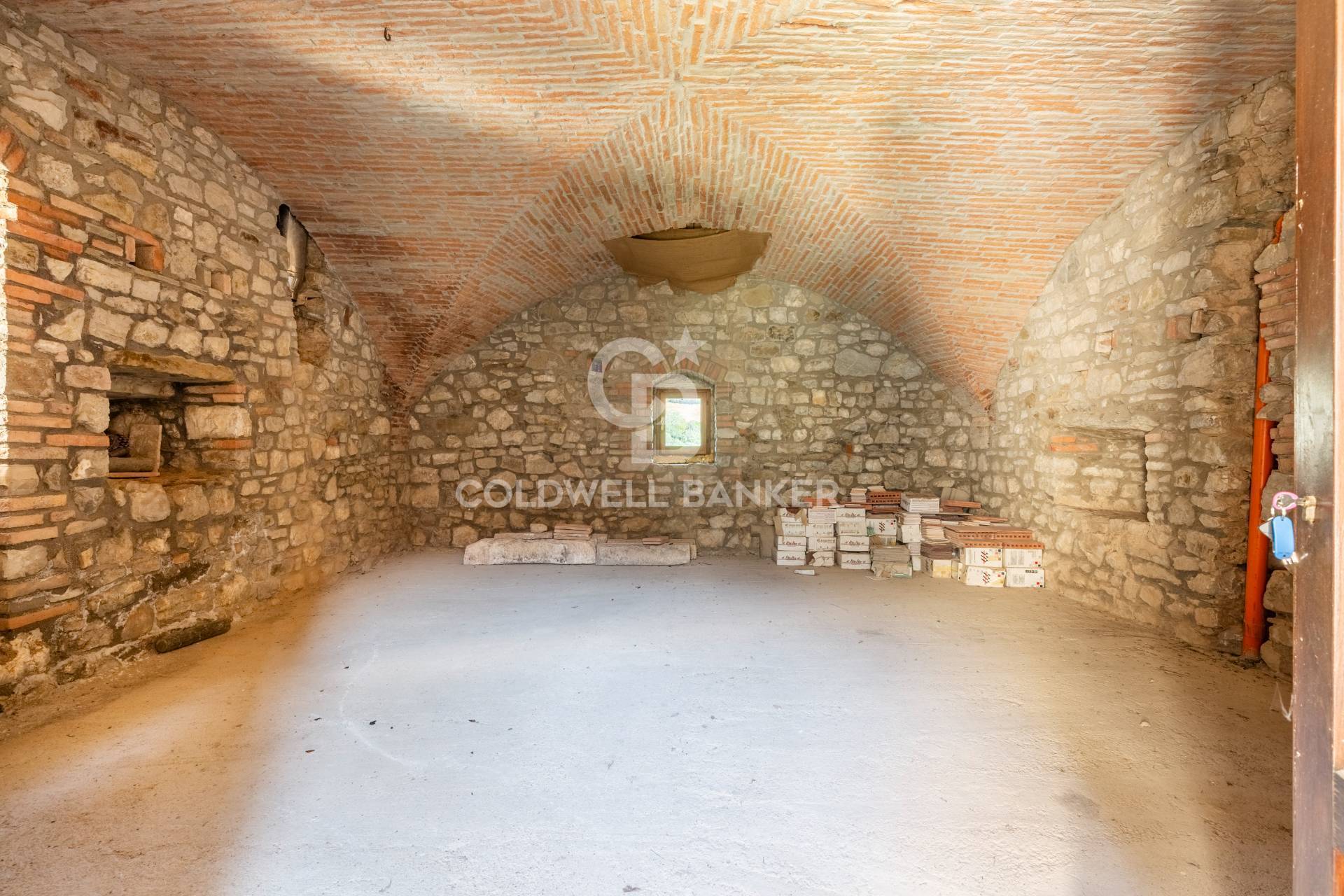 Todi, Perugia, 06059, IT, 10 Bedrooms Bedrooms, ,6 BathroomsBathrooms,Residential,For Sale,1890990