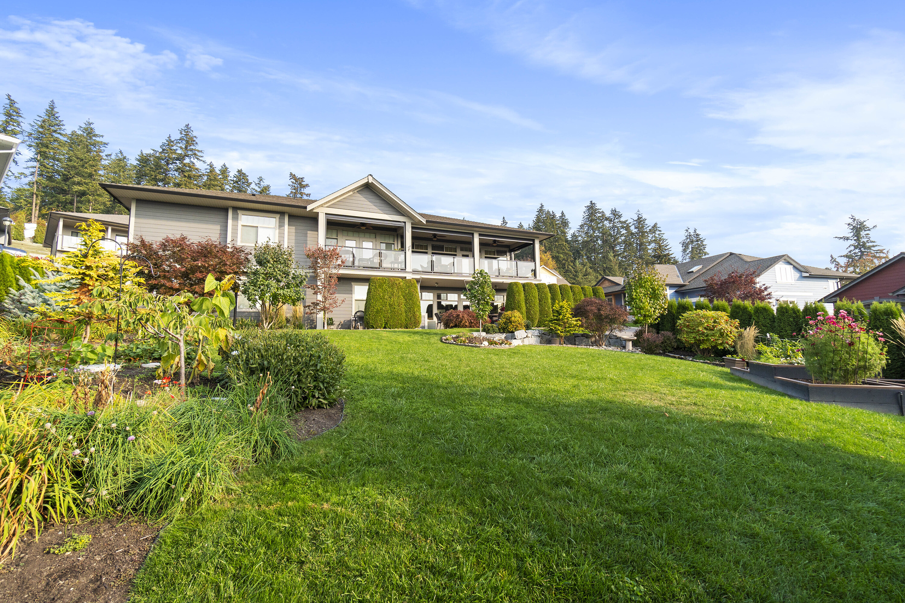  Landscaped Lakeview Lot - 物件實景