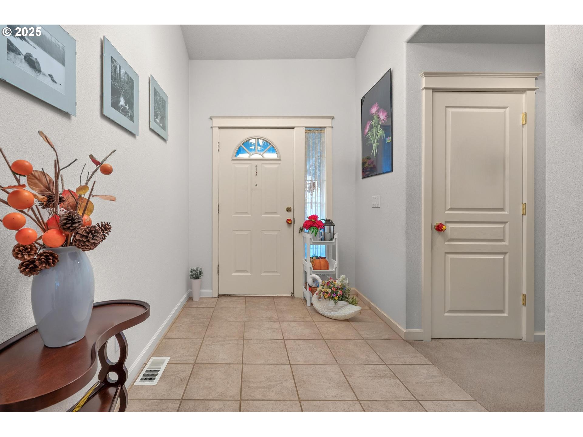 Oregon City, Oregon, 97045, United States, 3 Bedrooms Bedrooms, ,2 BathroomsBathrooms,Residential,For Sale,1949675