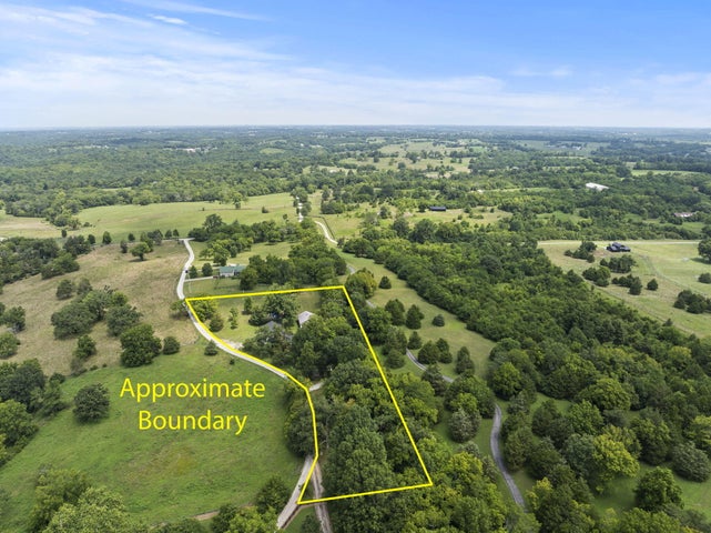 Versailles, Kentucky, 40383, United States, 4 Bedrooms Bedrooms, ,Residential,For Sale,1900700