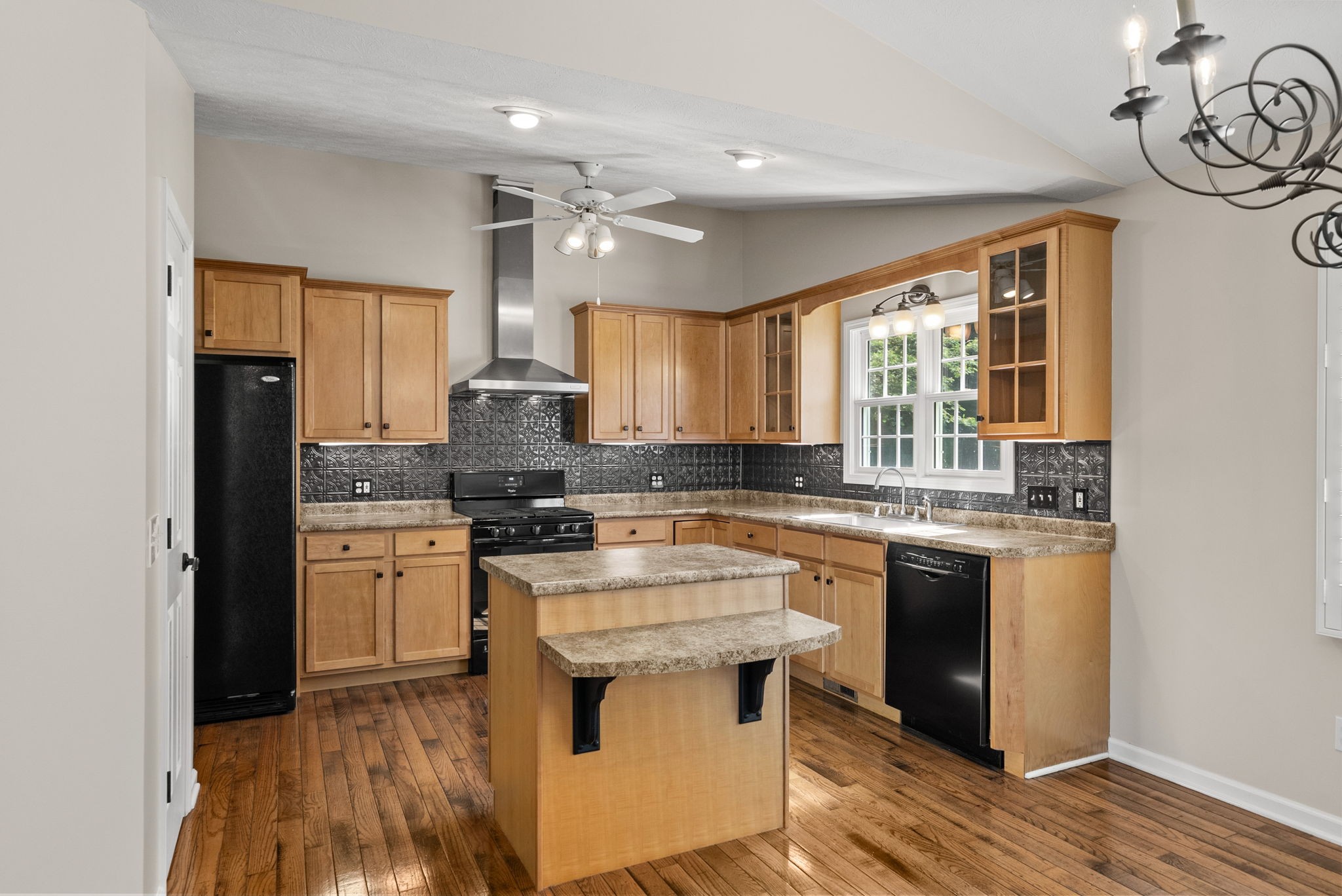 Cadiz, Kentucky, 42211, United States, 4 Bedrooms Bedrooms, ,3 BathroomsBathrooms,Residential,For Sale,1977115