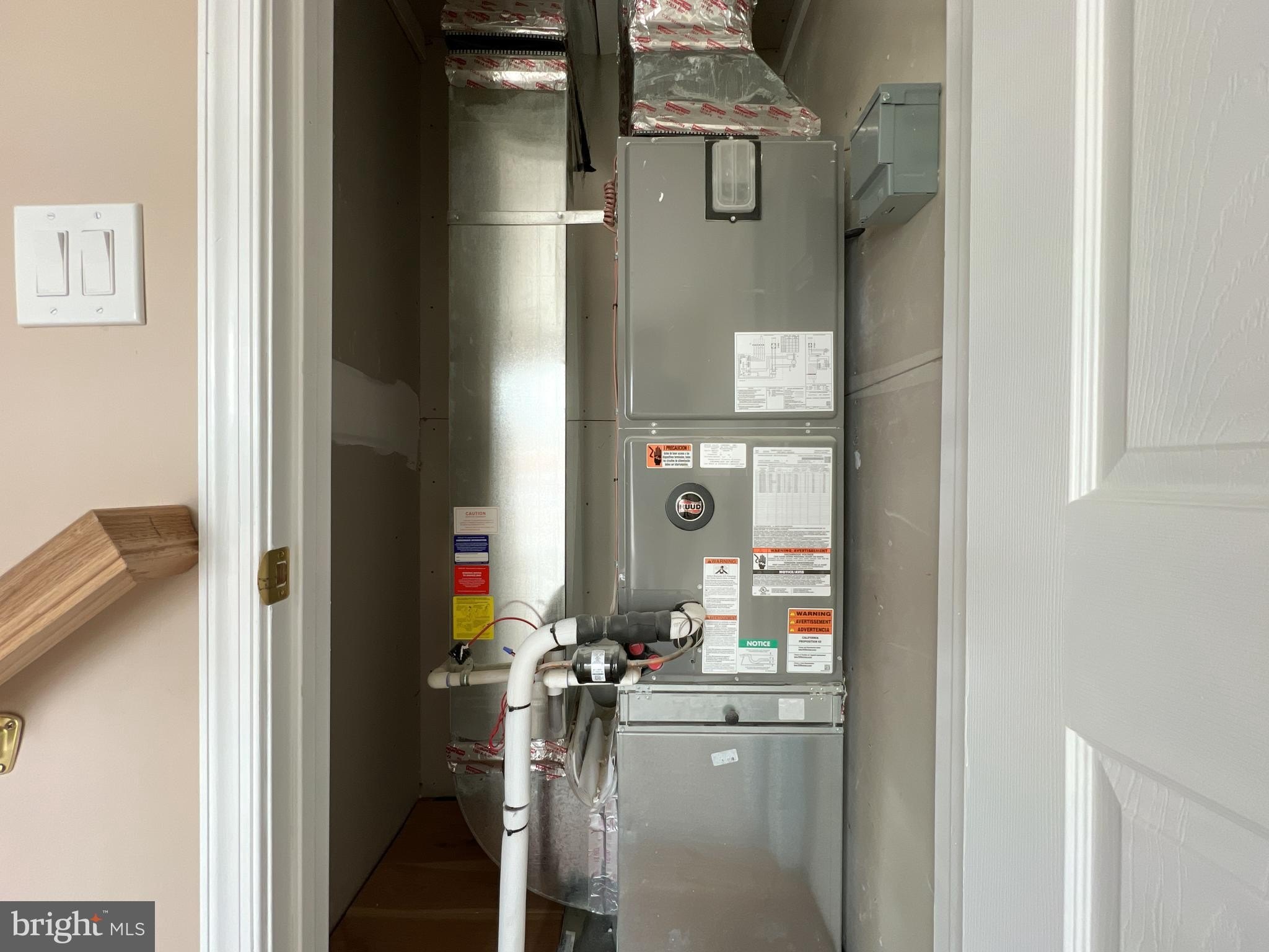 PASADENA, Maryland, 21122, United States, 4 Bedrooms Bedrooms, ,4 BathroomsBathrooms,Residential,For Sale,1975011