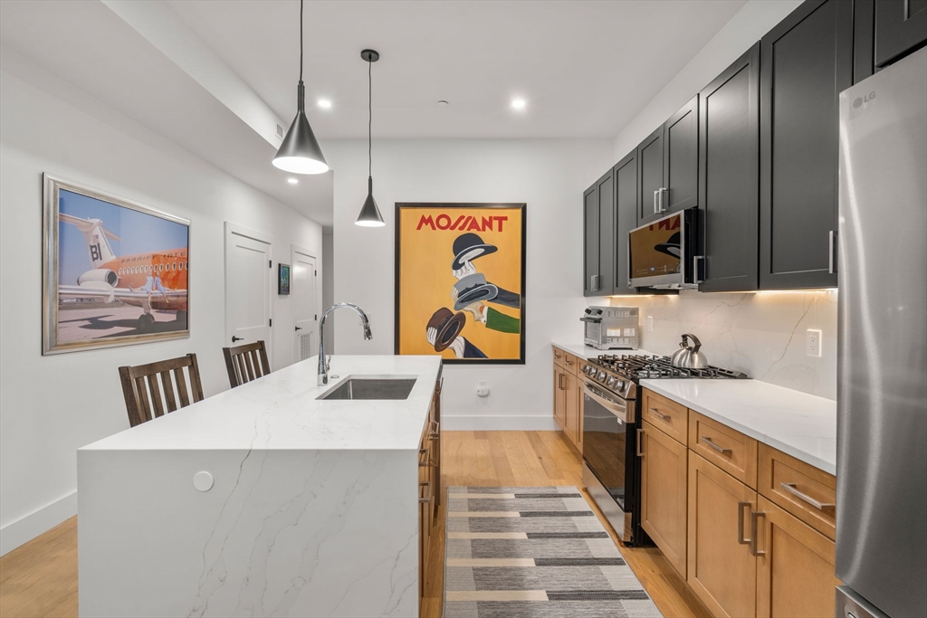 Boston, Massachusetts, 02128, United States, 2 Bedrooms Bedrooms, ,2 BathroomsBathrooms,Residential,For Sale,1940693