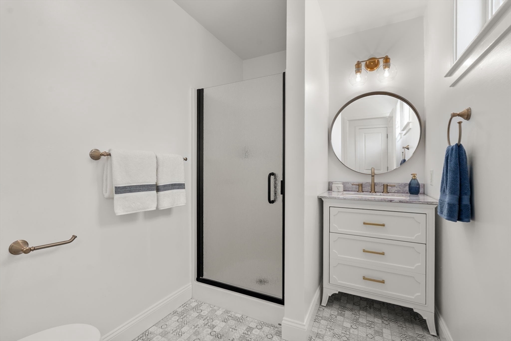 Newburyport, Massachusetts, 01950, United States, 3 Bedrooms Bedrooms, ,3 BathroomsBathrooms,Residential,For Sale,1918140