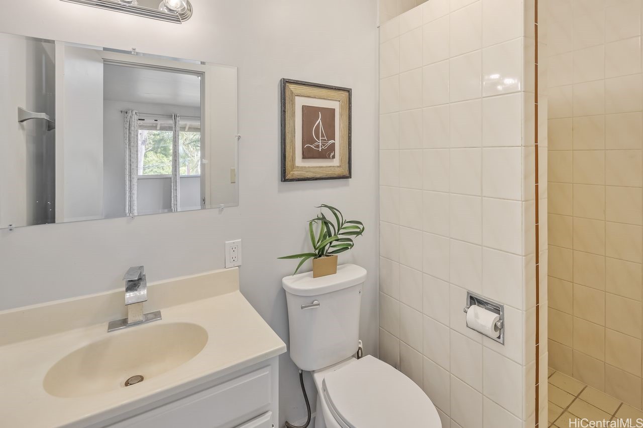 Honolulu, Hawaii, 96822, United States, 6 Bedrooms Bedrooms, ,4 BathroomsBathrooms,Residential,For Sale,1805040