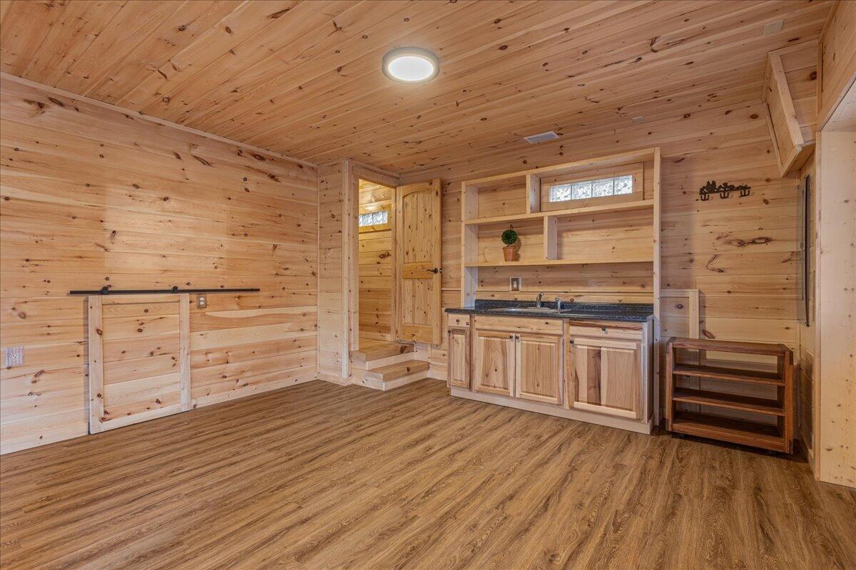 Tellico Plains, Tennessee, 37385, United States, 3 Bedrooms Bedrooms, ,3 BathroomsBathrooms,Residential,For Sale,2034978