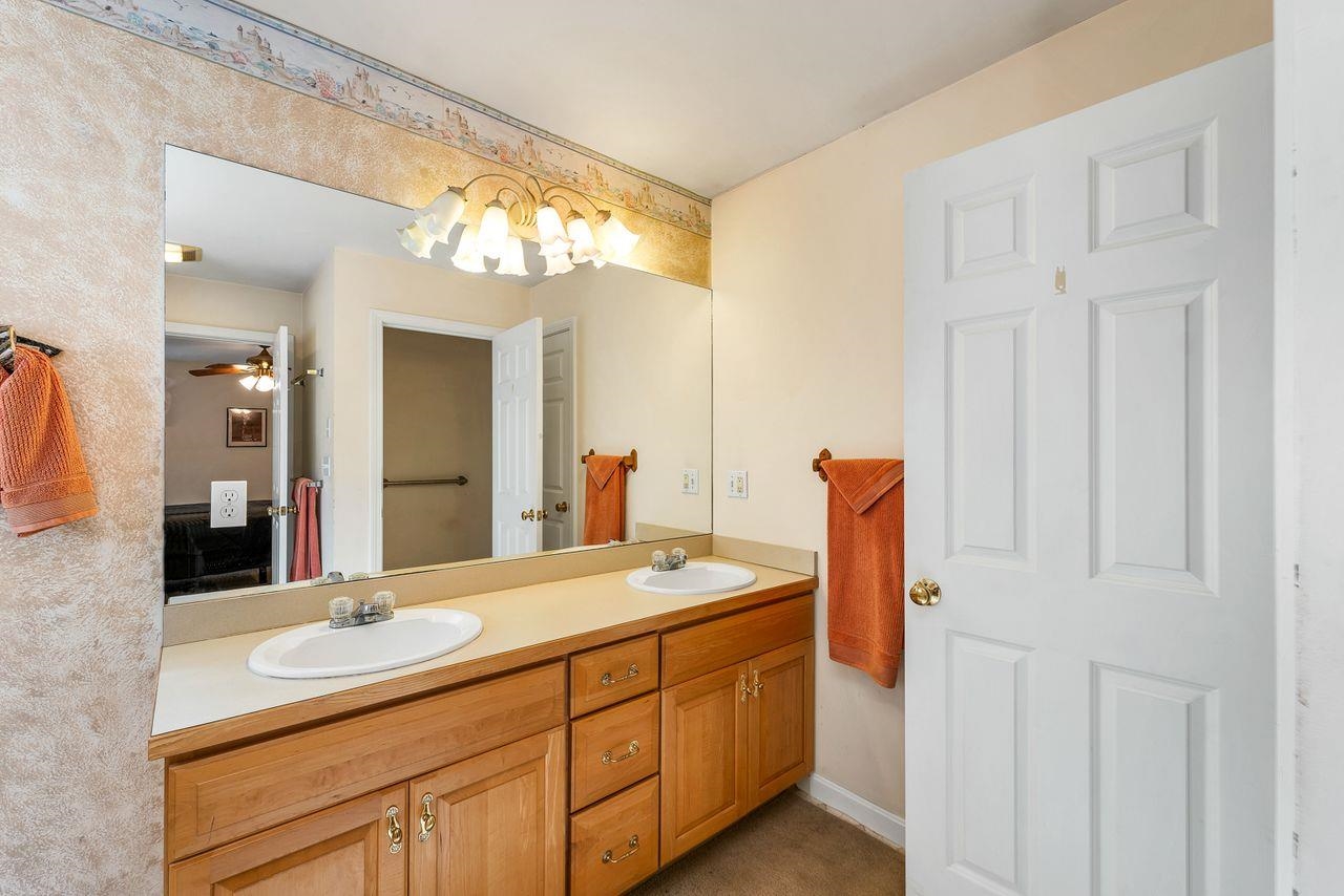 Seabrook, New Hampshire, 03874, United States, 3 Bedrooms Bedrooms, ,2 BathroomsBathrooms,Residential,For Sale,1986462