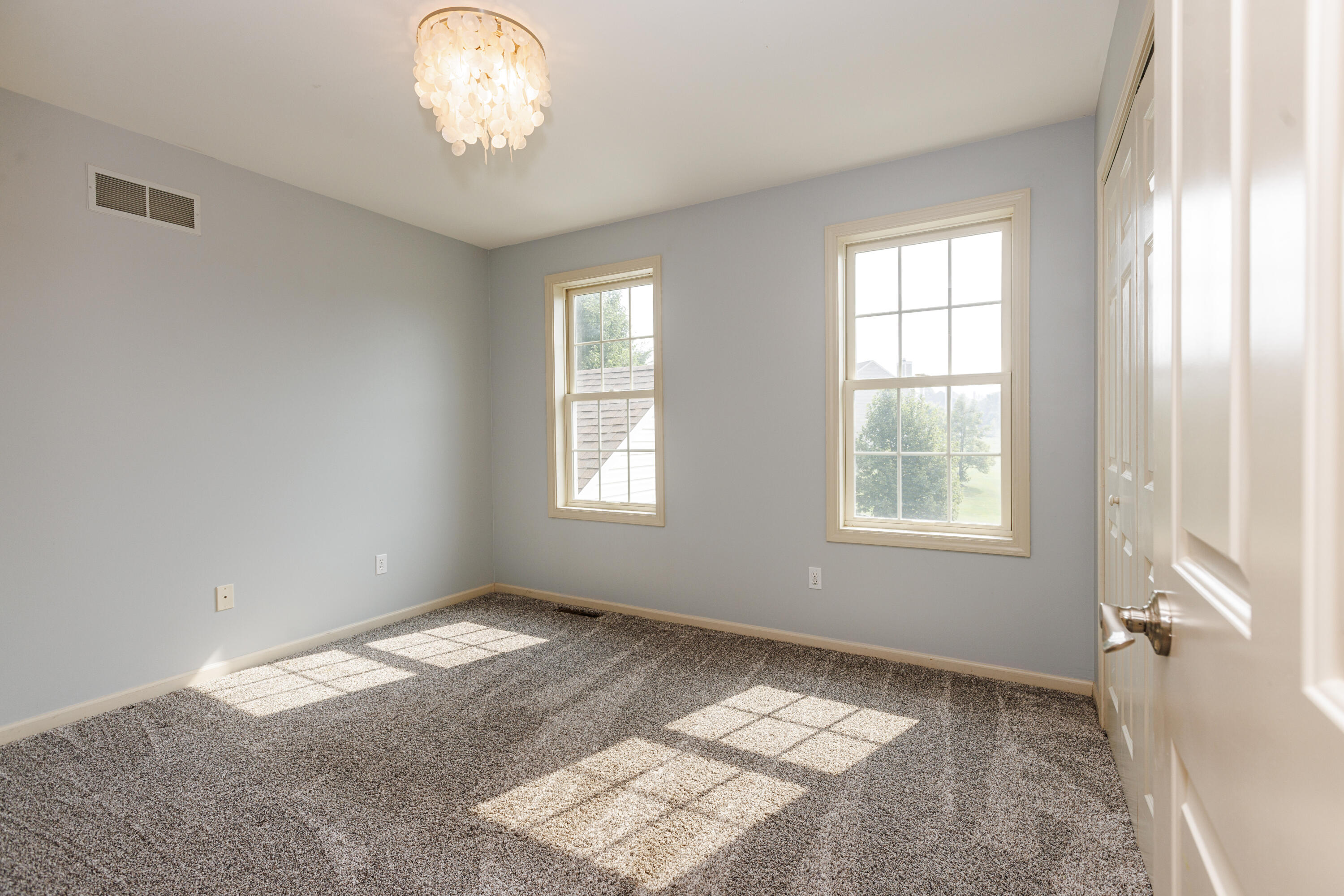 Franklin, Wisconsin, 53132, United States, 4 Bedrooms Bedrooms, ,4 BathroomsBathrooms,Residential,For Sale,1924268