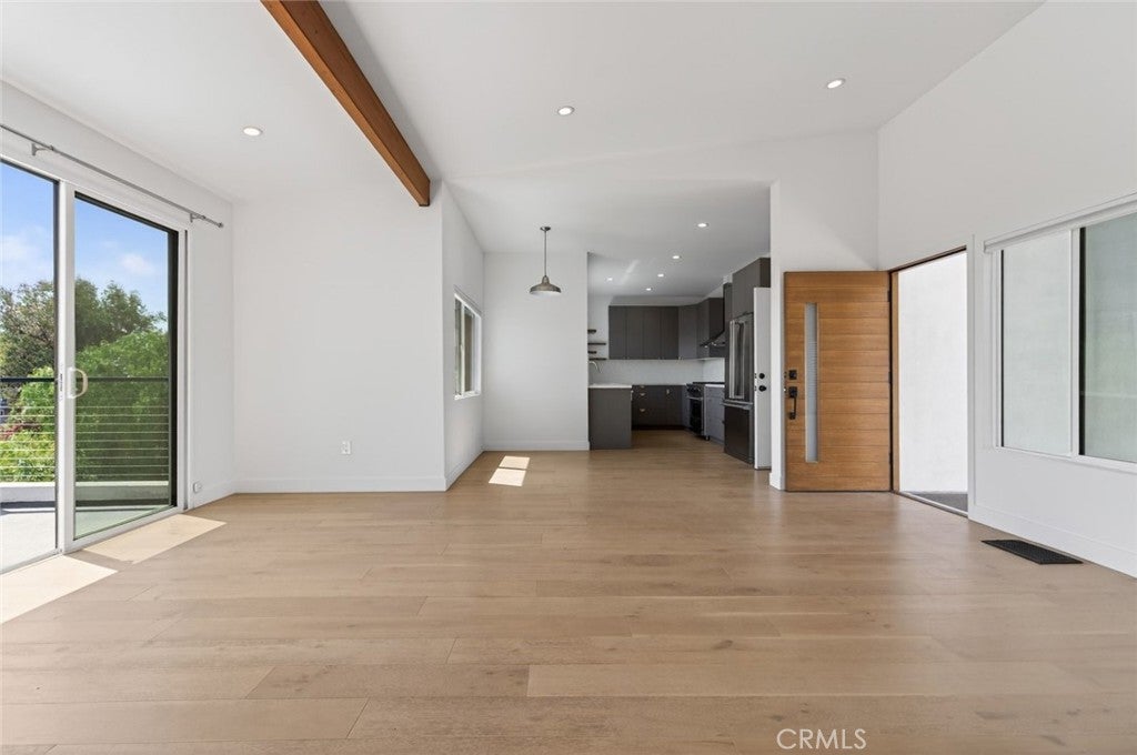 Los Angeles, California, 90026, United States, 3 Bedrooms Bedrooms, ,3 BathroomsBathrooms,Residential,For Sale,2040184