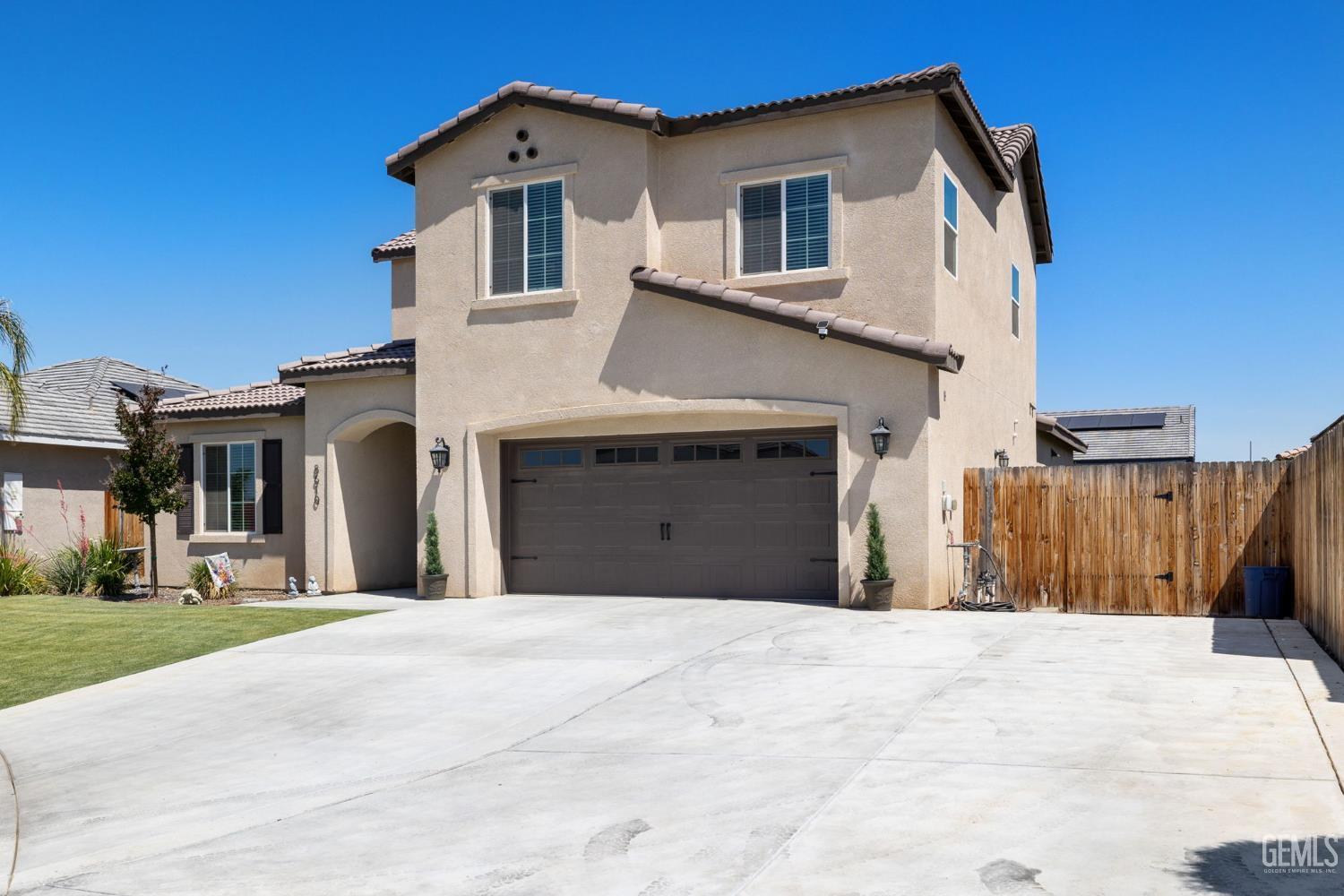 Bakersfield, California, 93314, United States, 5 Bedrooms Bedrooms, ,3 BathroomsBathrooms,Residential,For Sale,1821031
