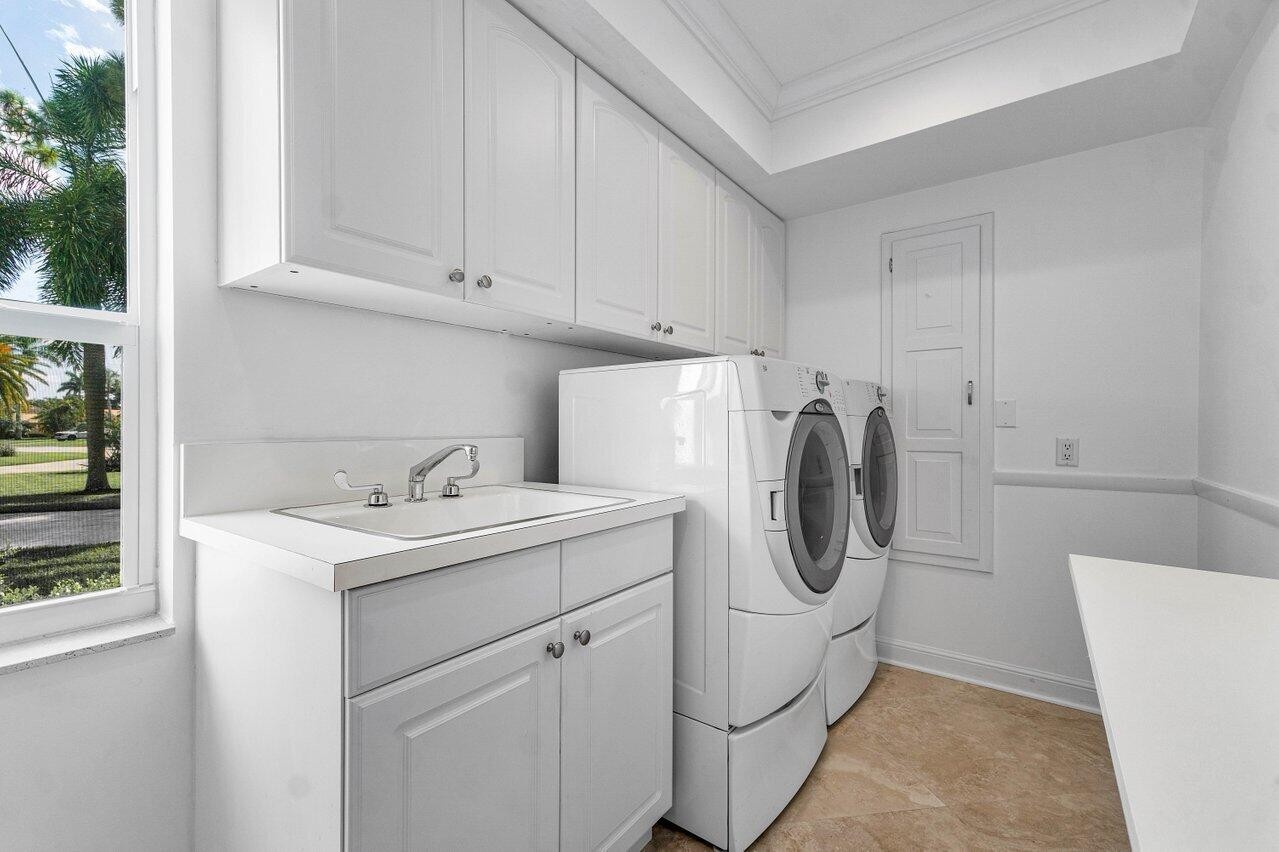 Atlantis, Florida, 33462, United States, 3 Bedrooms Bedrooms, ,3 BathroomsBathrooms,Residential,For Sale,1980286