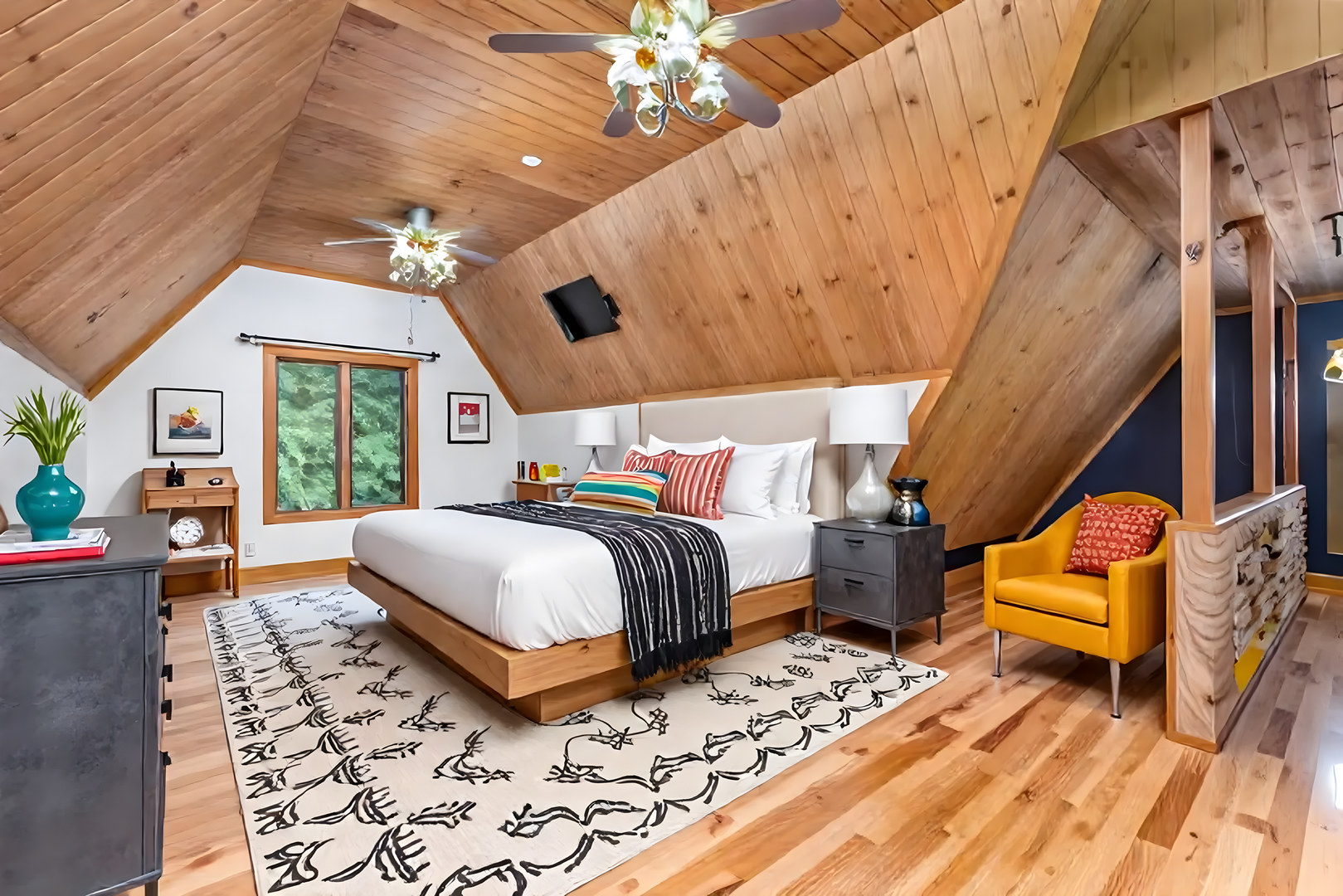 Ottawa, Illinois, 61350, United States, 3 Bedrooms Bedrooms, ,3 BathroomsBathrooms,Residential,For Sale,1957574