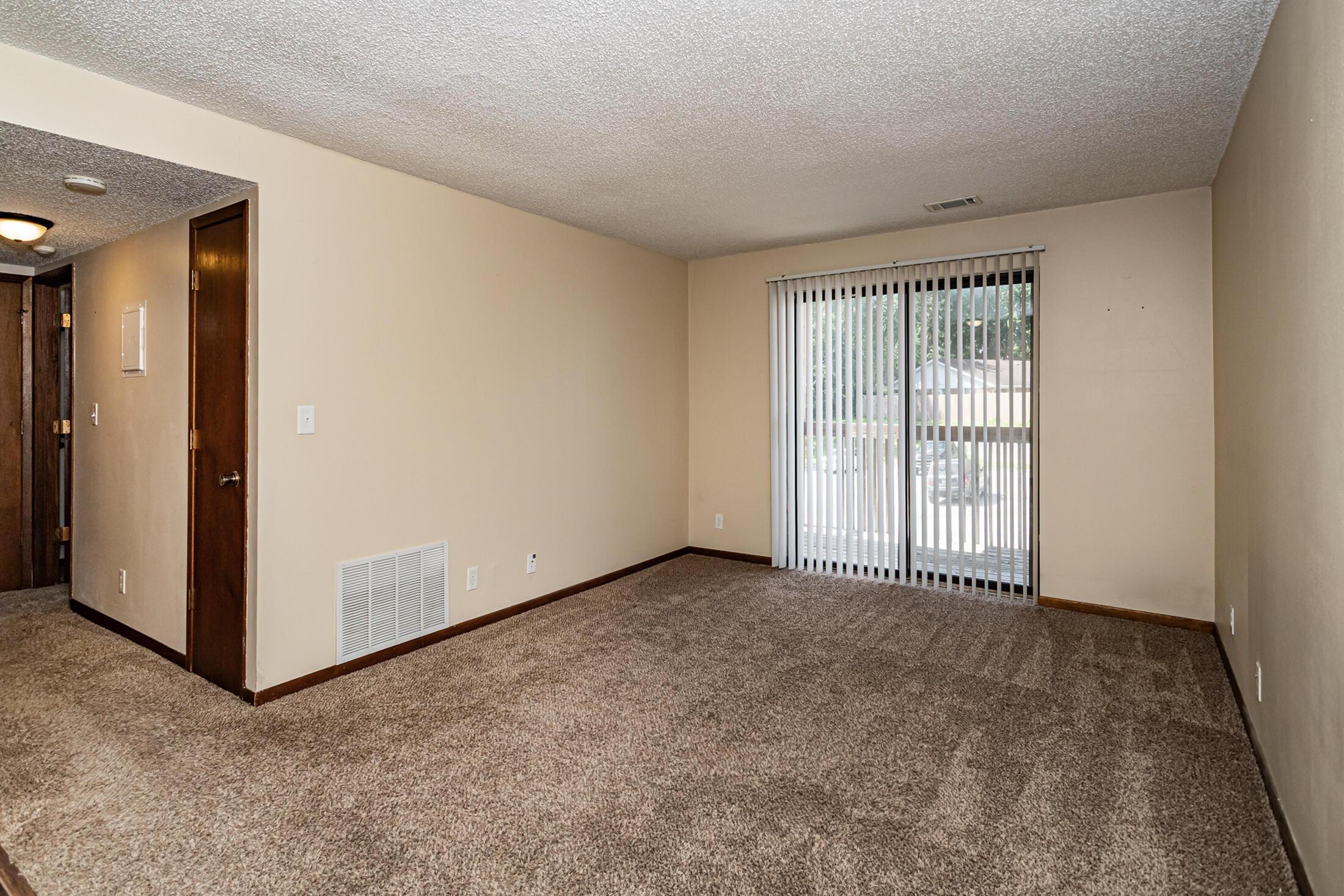 Ames, Iowa, 50010, United States, ,Residential,For Sale,1928373