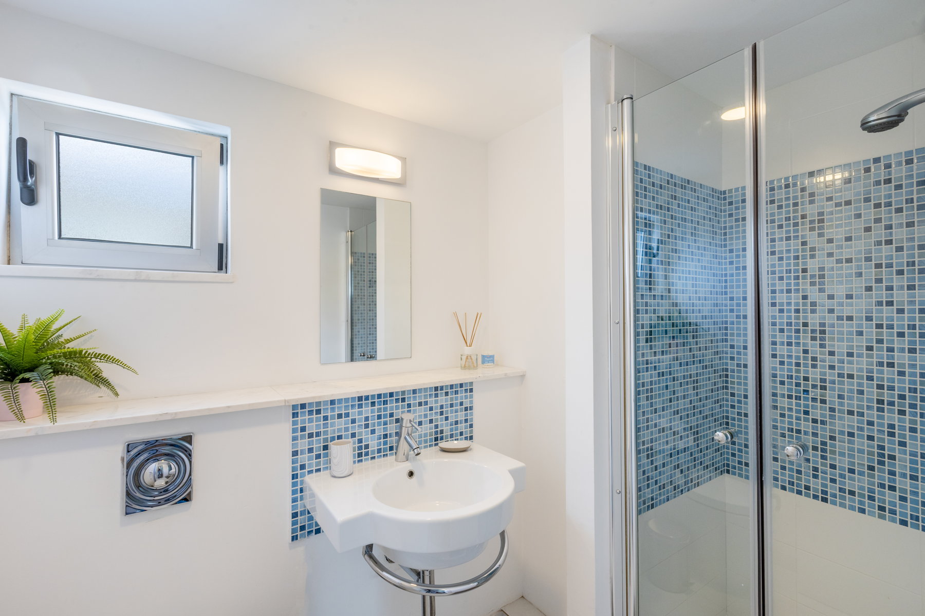  Three-Level Five-Bedroom Villa with Private Pool in Aradippou, Larnaca - 物件實景