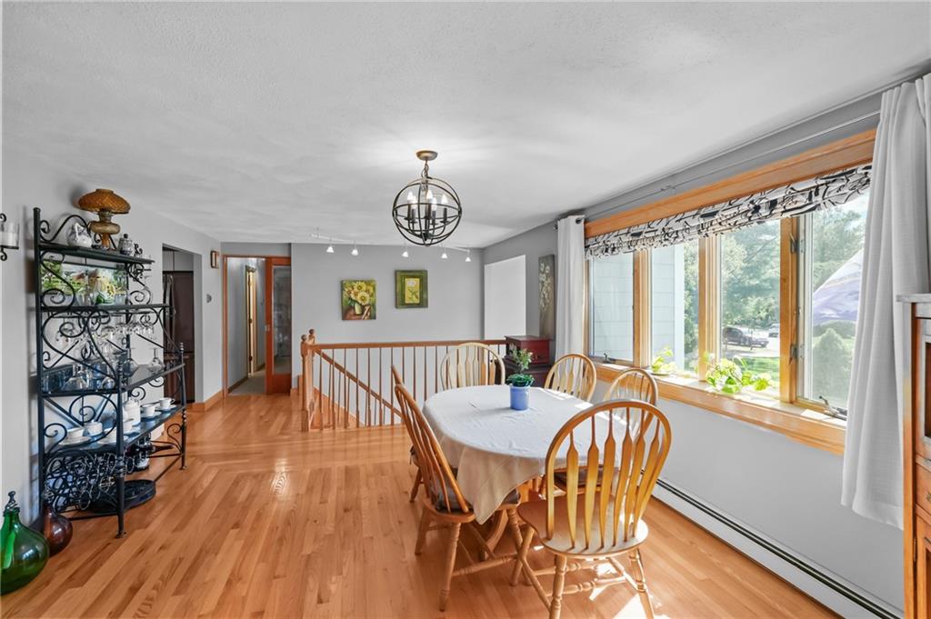 North Kingstown, Rhode Island, 02852, United States, 3 Bedrooms Bedrooms, ,4 BathroomsBathrooms,Residential,For Sale,1973997