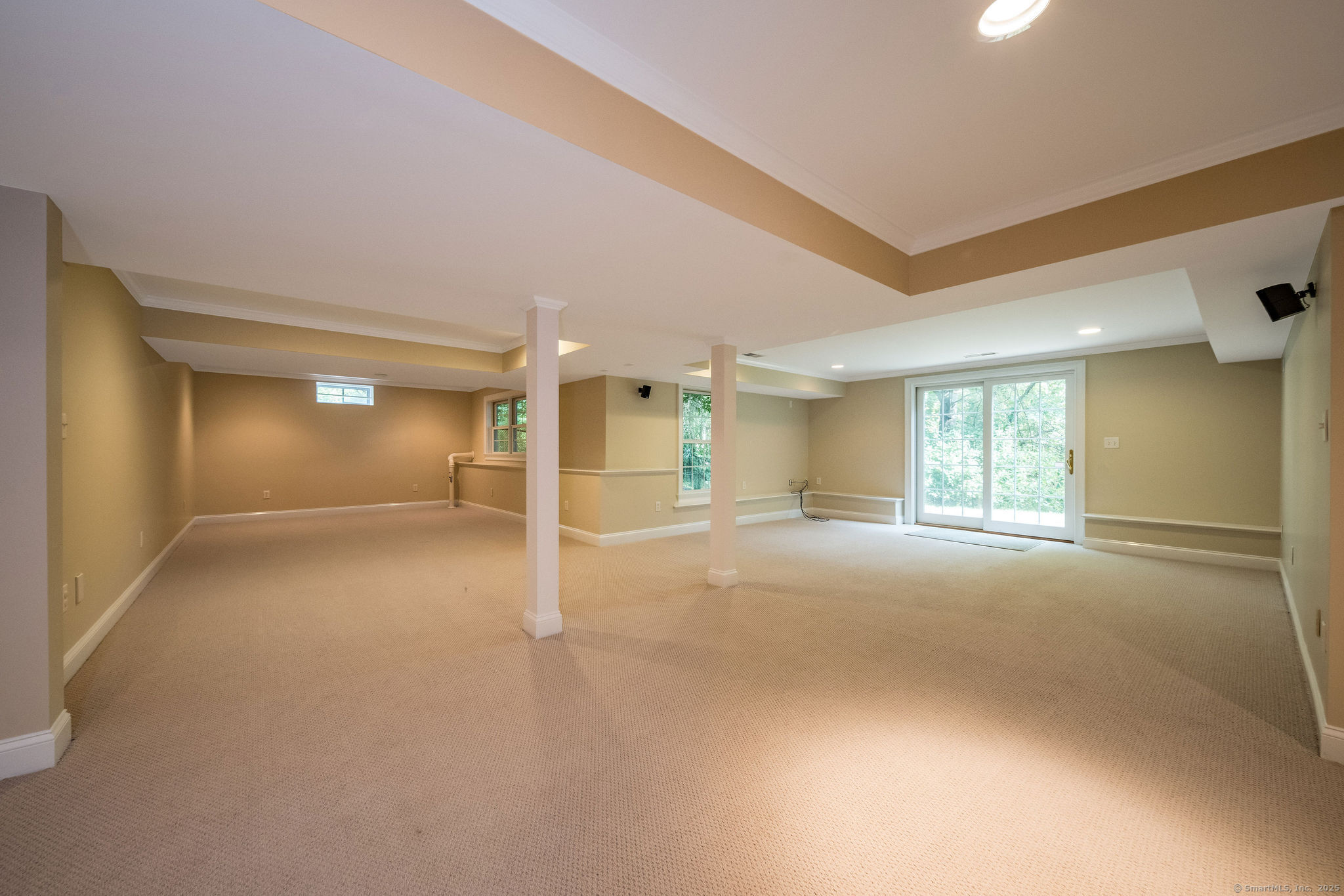 Madison, Connecticut, 06443, United States, 4 Bedrooms Bedrooms, ,4 BathroomsBathrooms,Residential,For Sale,1960564