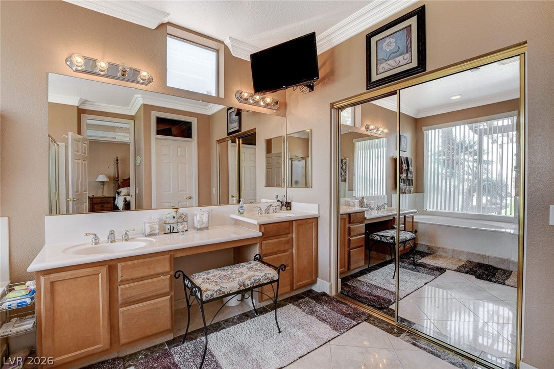 Las Vegas, Nevada, 89110, United States, 5 Bedrooms Bedrooms, ,3 BathroomsBathrooms,Residential,For Sale,2048091