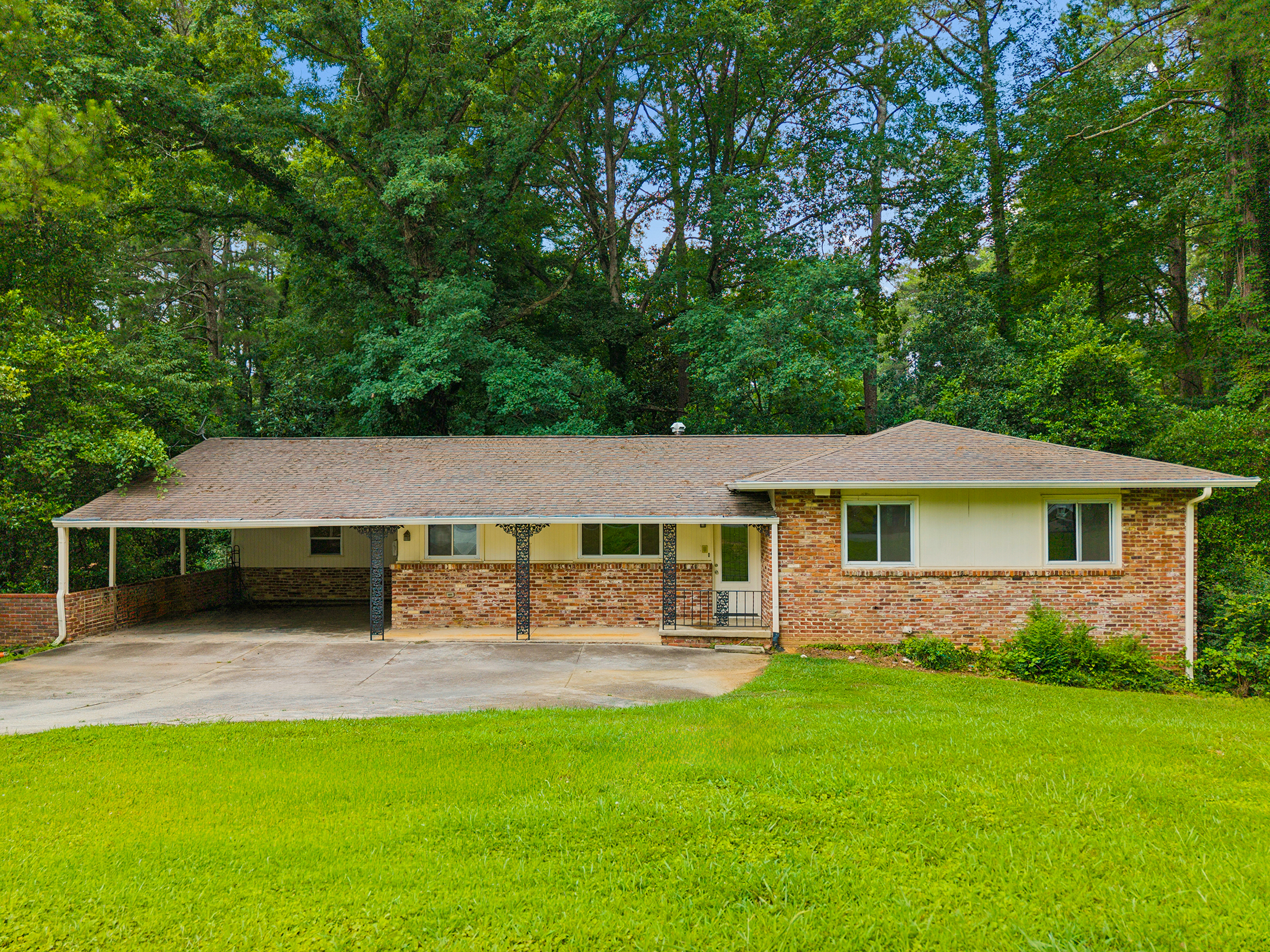  Ranch-style Home in an Outstanding Location and with Great Long-term Potential - 物件實景