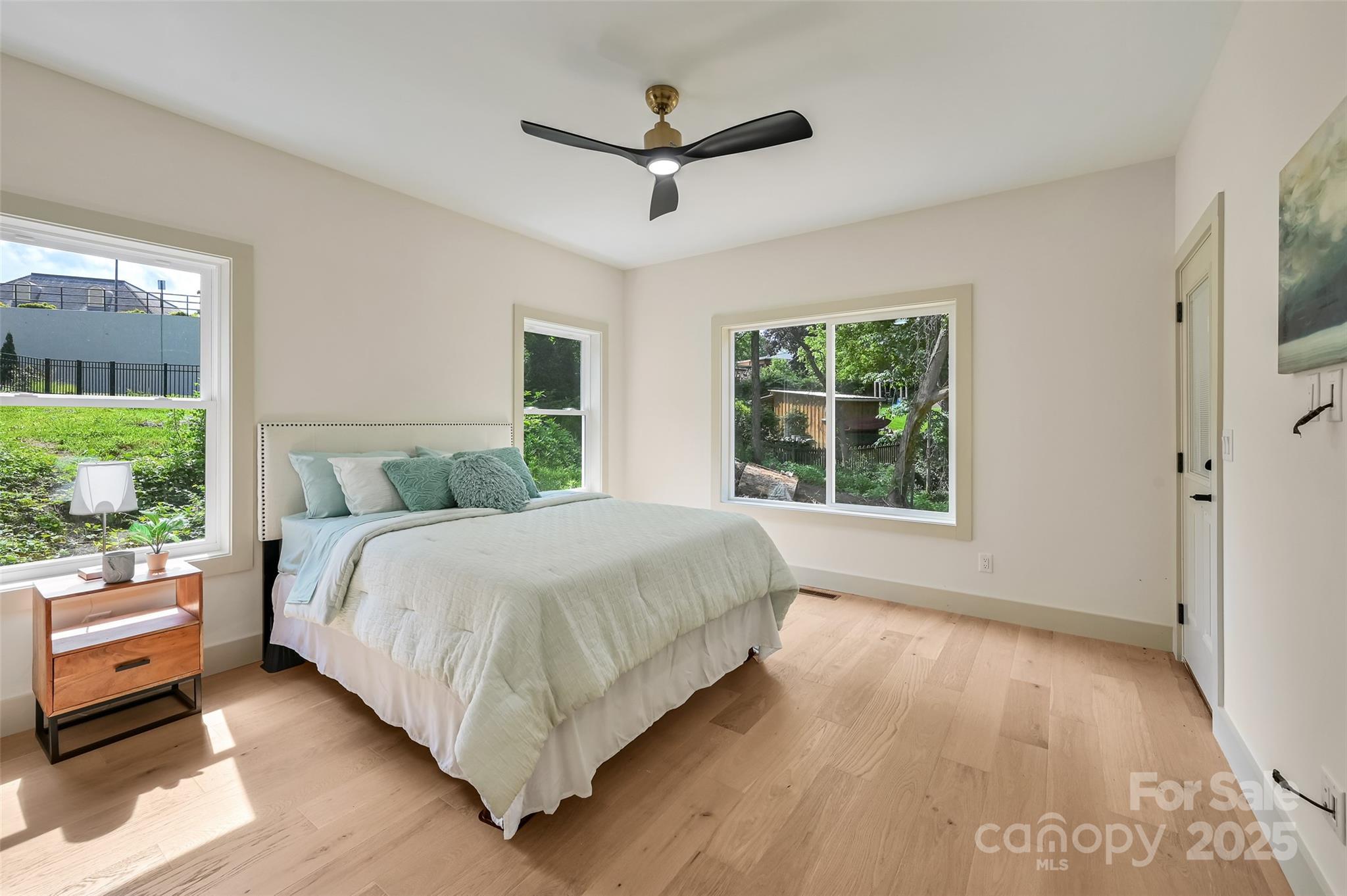 Asheville, North Carolina, 28806, United States, 4 Bedrooms Bedrooms, ,4 BathroomsBathrooms,Residential,For Sale,1837018