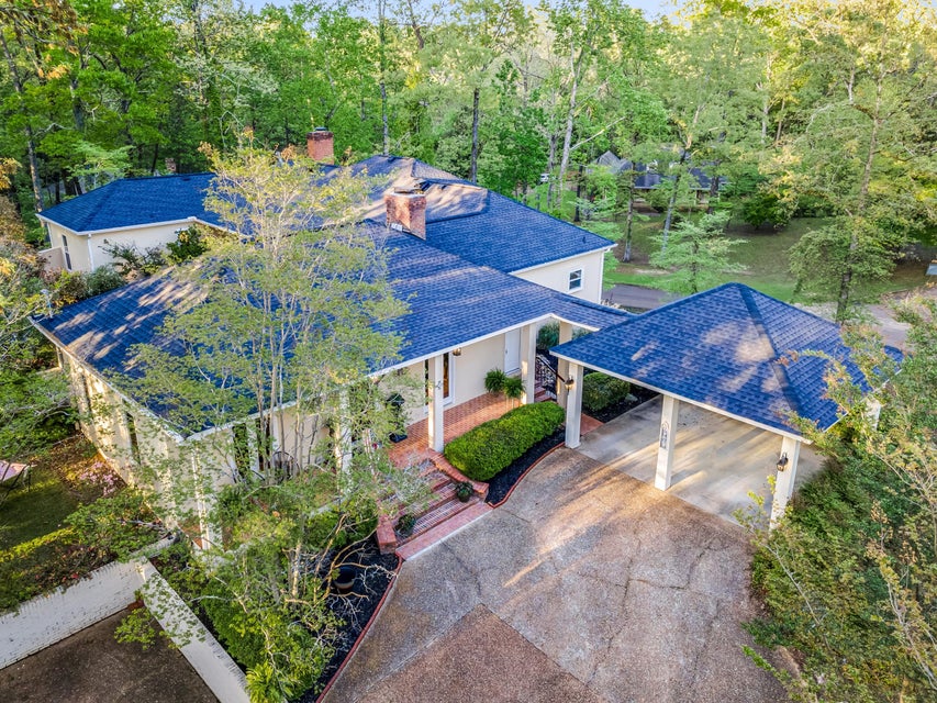 Columbus, Mississippi, 39705, United States, 4 Bedrooms Bedrooms, ,4 BathroomsBathrooms,Residential,For Sale,1976327