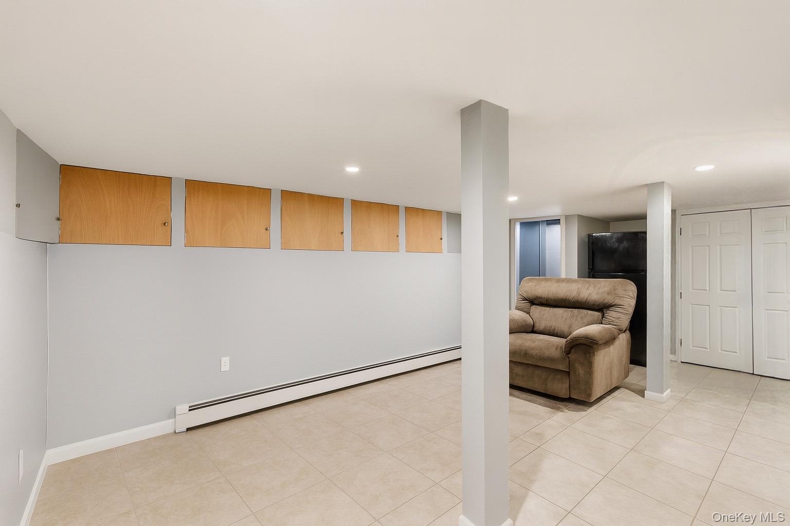 Lindenhurst, New York, 11757, United States, 3 Bedrooms Bedrooms, ,1 BathroomBathrooms,Residential,For Sale,1963707