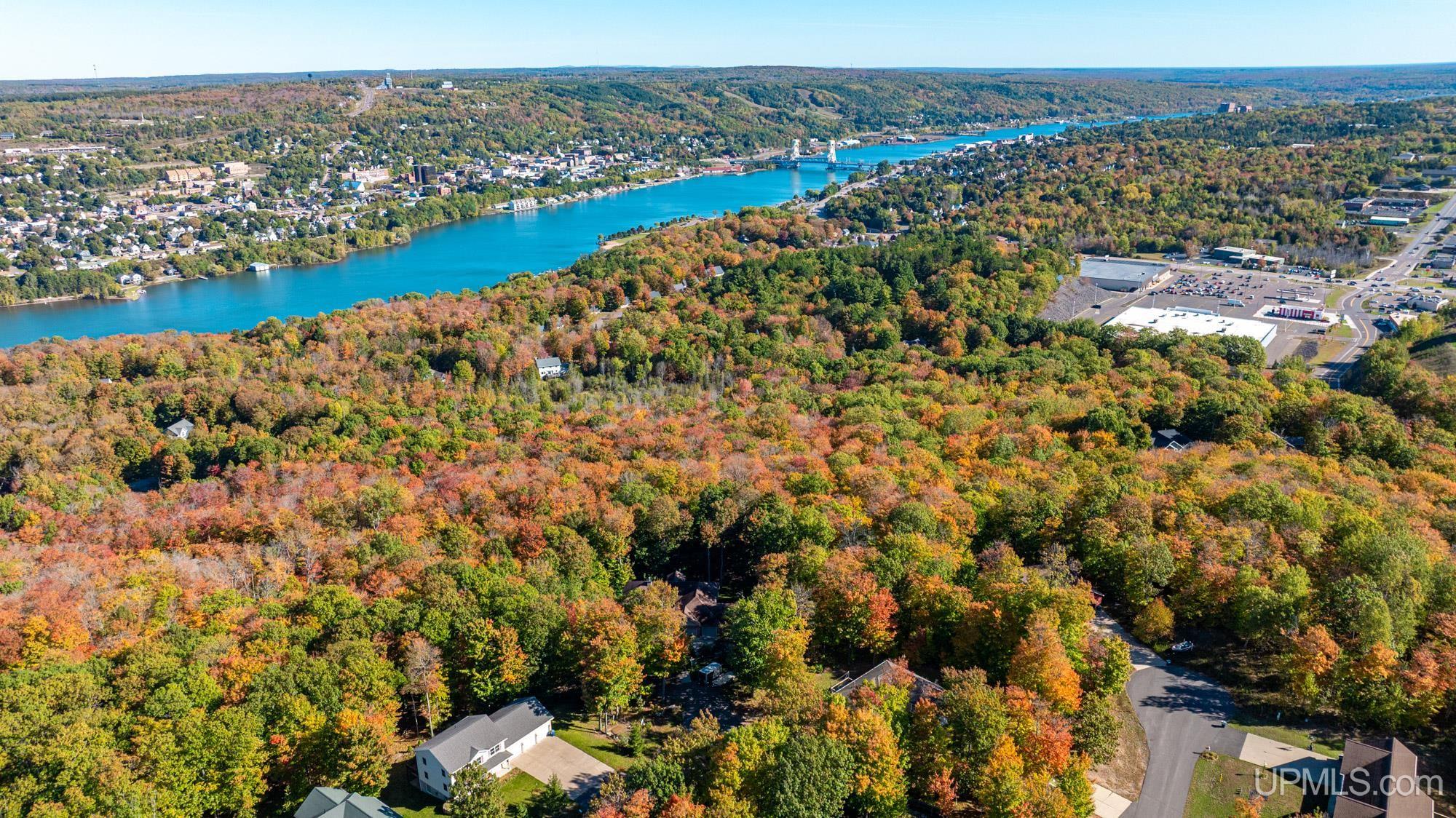 Houghton, Michigan, 49931, United States, 3 Bedrooms Bedrooms, ,4 BathroomsBathrooms,Residential,For Sale,2029605