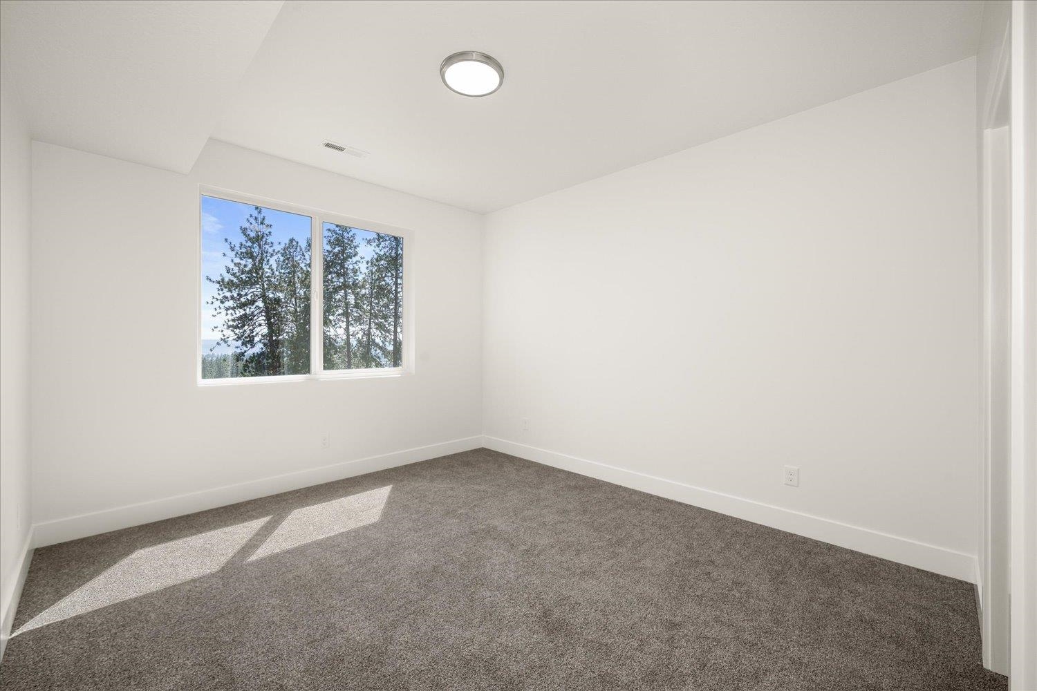 Spokane, Washington, 99208, United States, 4 Bedrooms Bedrooms, ,3 BathroomsBathrooms,Residential,For Sale,1940467