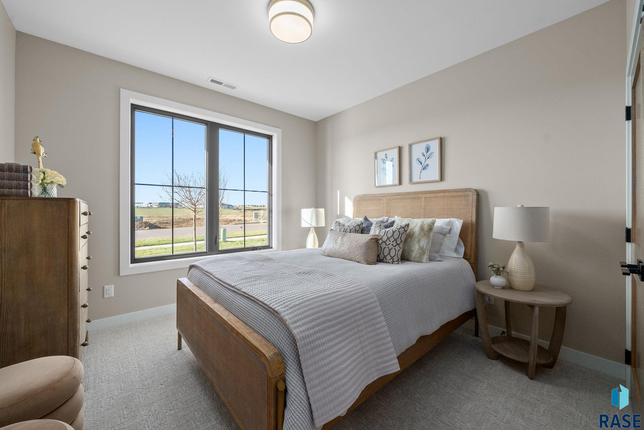 Sioux Falls, South Dakota, 57110, United States, 3 Bedrooms Bedrooms, ,3 BathroomsBathrooms,Residential,For Sale,2001465