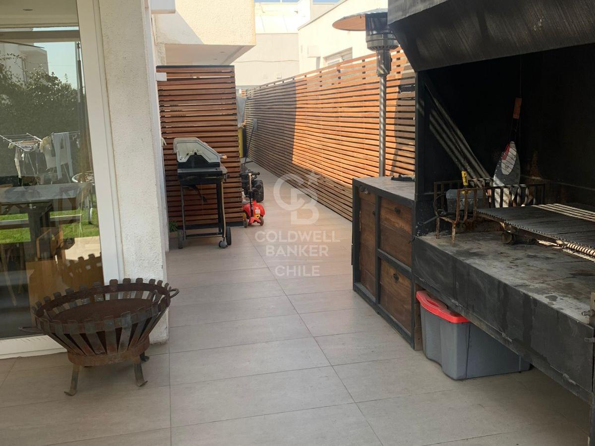 Lo Barnechea, Chile, 4 Bedrooms Bedrooms, ,3 BathroomsBathrooms,Residential,For Sale,1957290