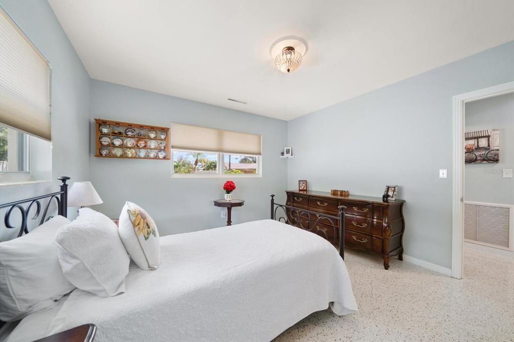 Belleair, Florida, 33756, United States, 2 Bedrooms Bedrooms, ,2 BathroomsBathrooms,Residential,For Sale,1988063