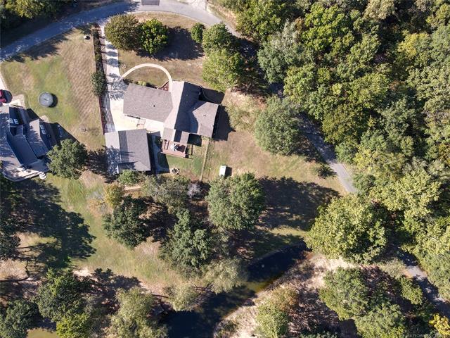 Eufaula, Oklahoma, 74432, United States, 3 Bedrooms Bedrooms, ,3 BathroomsBathrooms,Residential,For Sale,1987326