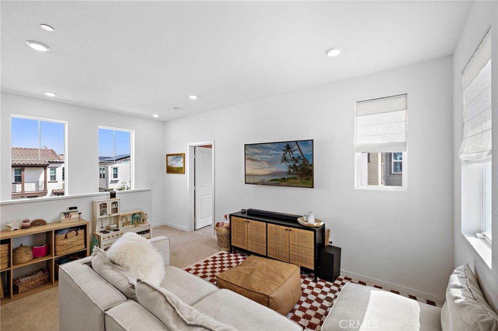 Corona, California, 92883, United States, 3 Bedrooms Bedrooms, ,3 BathroomsBathrooms,Residential,For Sale,1903718