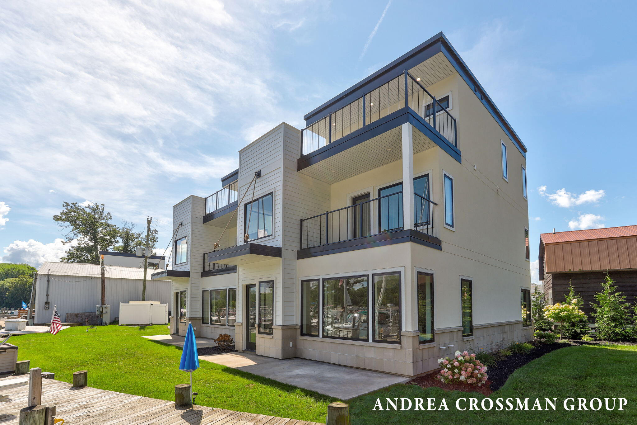 South Haven, Michigan, 49090, United States, 3 Bedrooms Bedrooms, ,3 BathroomsBathrooms,Residential,For Sale,1987692