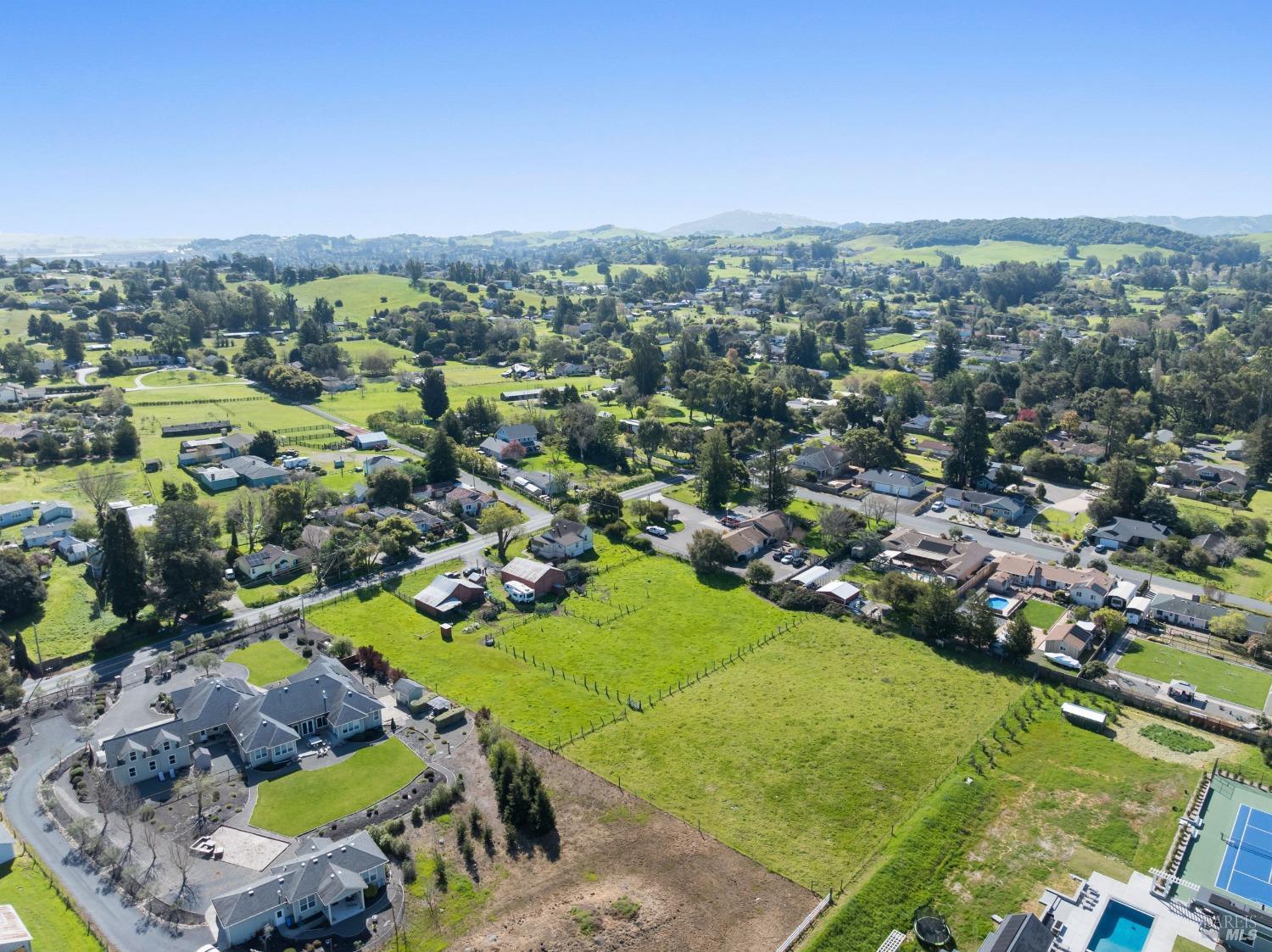 Petaluma, California, 94952, United States, 3 Bedrooms Bedrooms, ,1 BathroomBathrooms,Residential,For Sale,1758452