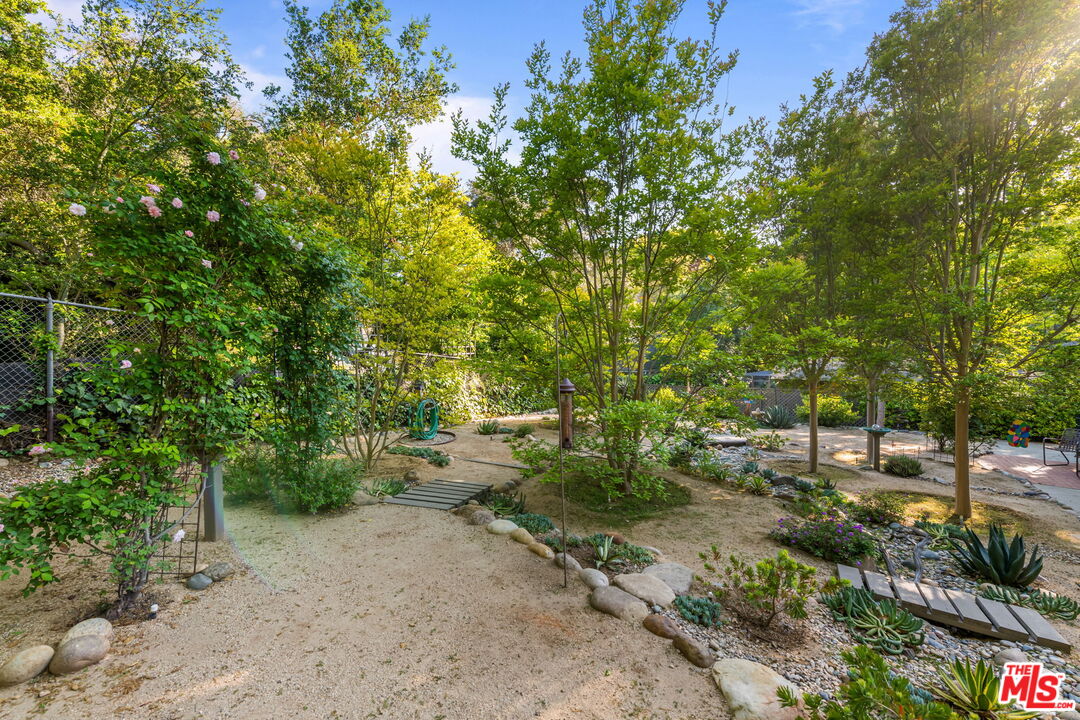 Los Angeles, California, 90049, United States, 4 Bedrooms Bedrooms, ,3 BathroomsBathrooms,Residential,For Sale,1805852