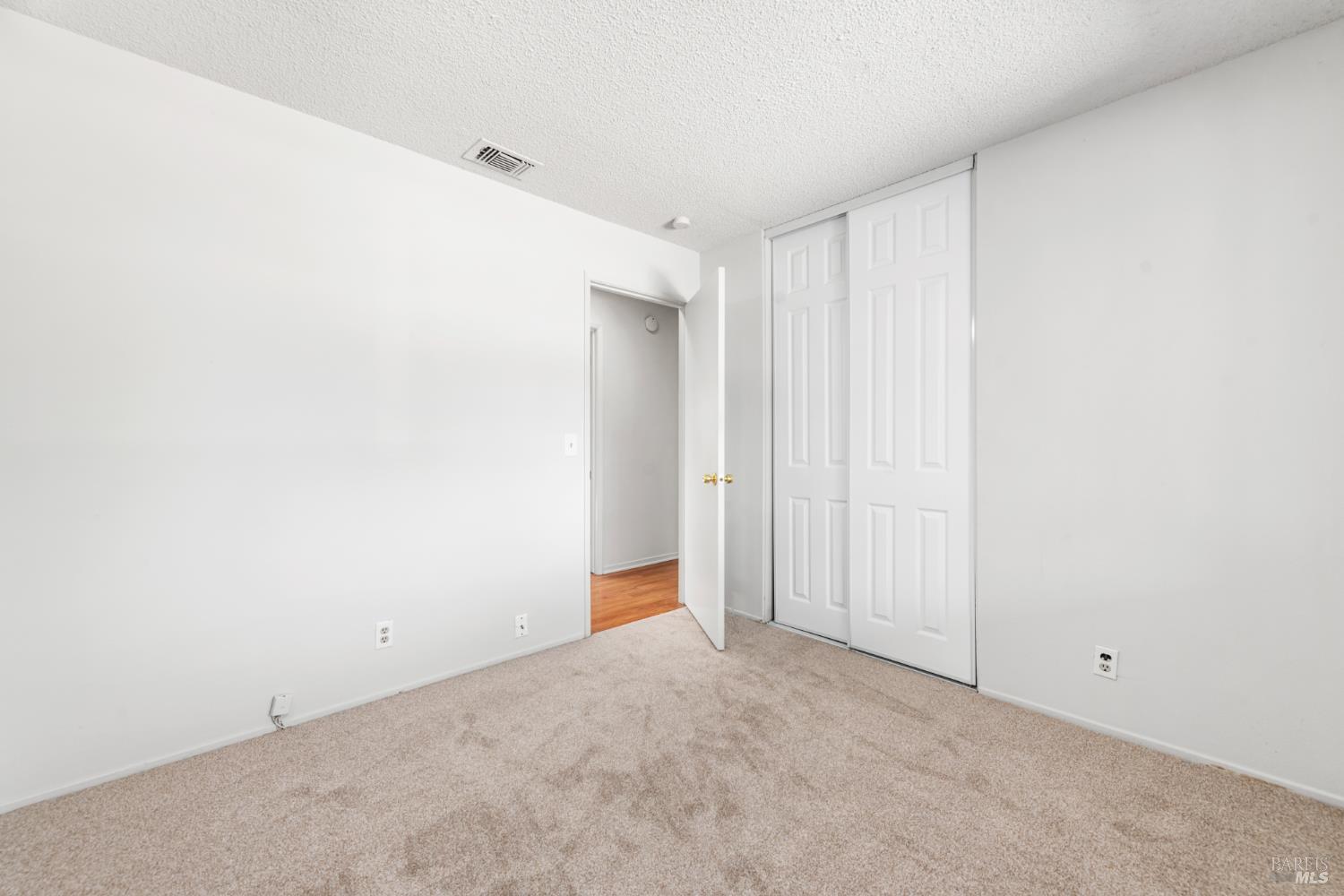 Vacaville, California, 95687, United States, 4 Bedrooms Bedrooms, ,2 BathroomsBathrooms,Residential,For Sale,1977124