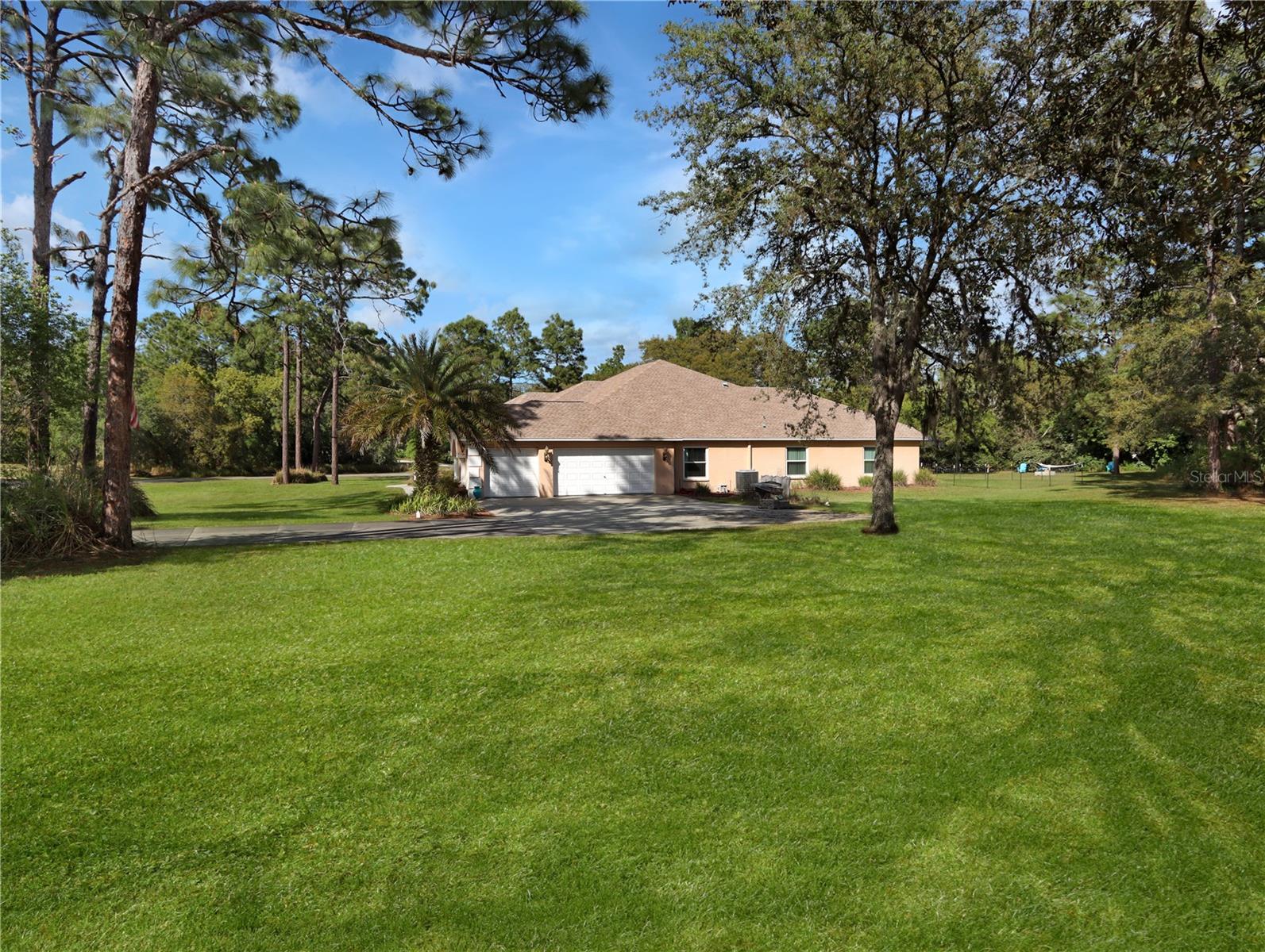 BEVERLY HILLS, Florida, 34465, United States, 4 Bedrooms Bedrooms, ,3 BathroomsBathrooms,Residential,For Sale,1944960