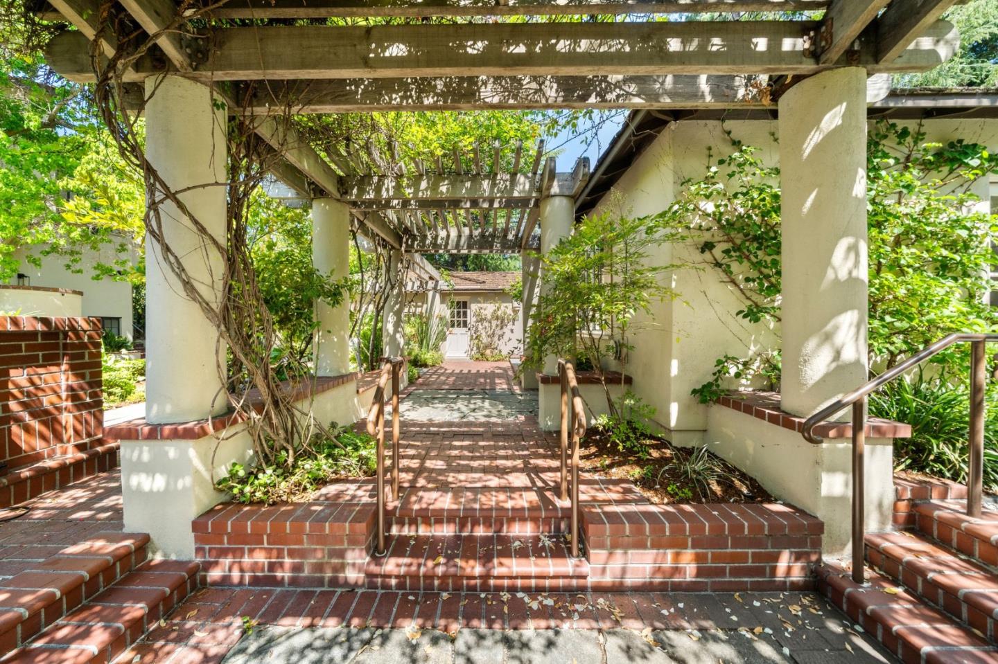 Palo Alto, California, 94301, United States, 4 Bedrooms Bedrooms, ,4 BathroomsBathrooms,Residential,For Sale,1837921