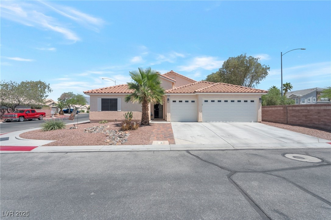 North Las Vegas, Nevada, 89081, United States, 4 Bedrooms Bedrooms, ,3 BathroomsBathrooms,Residential,For Sale,1857171