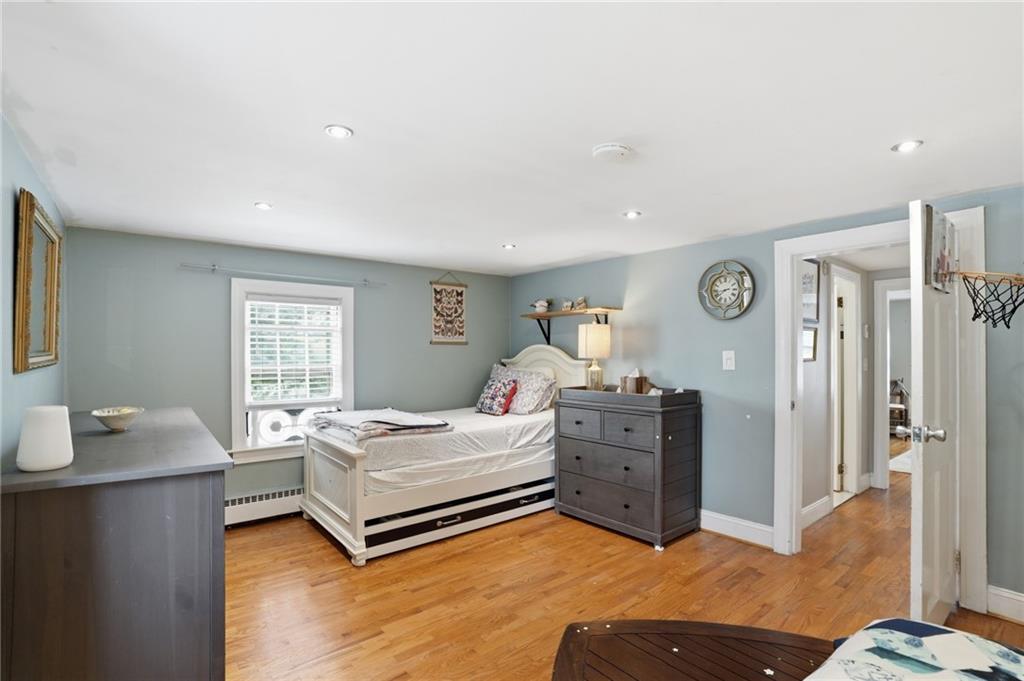Warren, Rhode Island, 02885, United States, 2 Bedrooms Bedrooms, ,3 BathroomsBathrooms,Residential,For Sale,2048130
