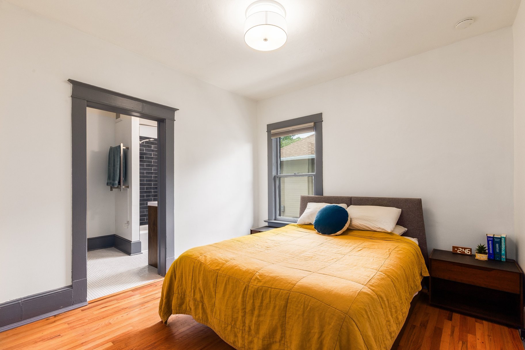  Incredibly Charming & Updated 1911 Bungalow Tree-Lined Streets - 物件實景