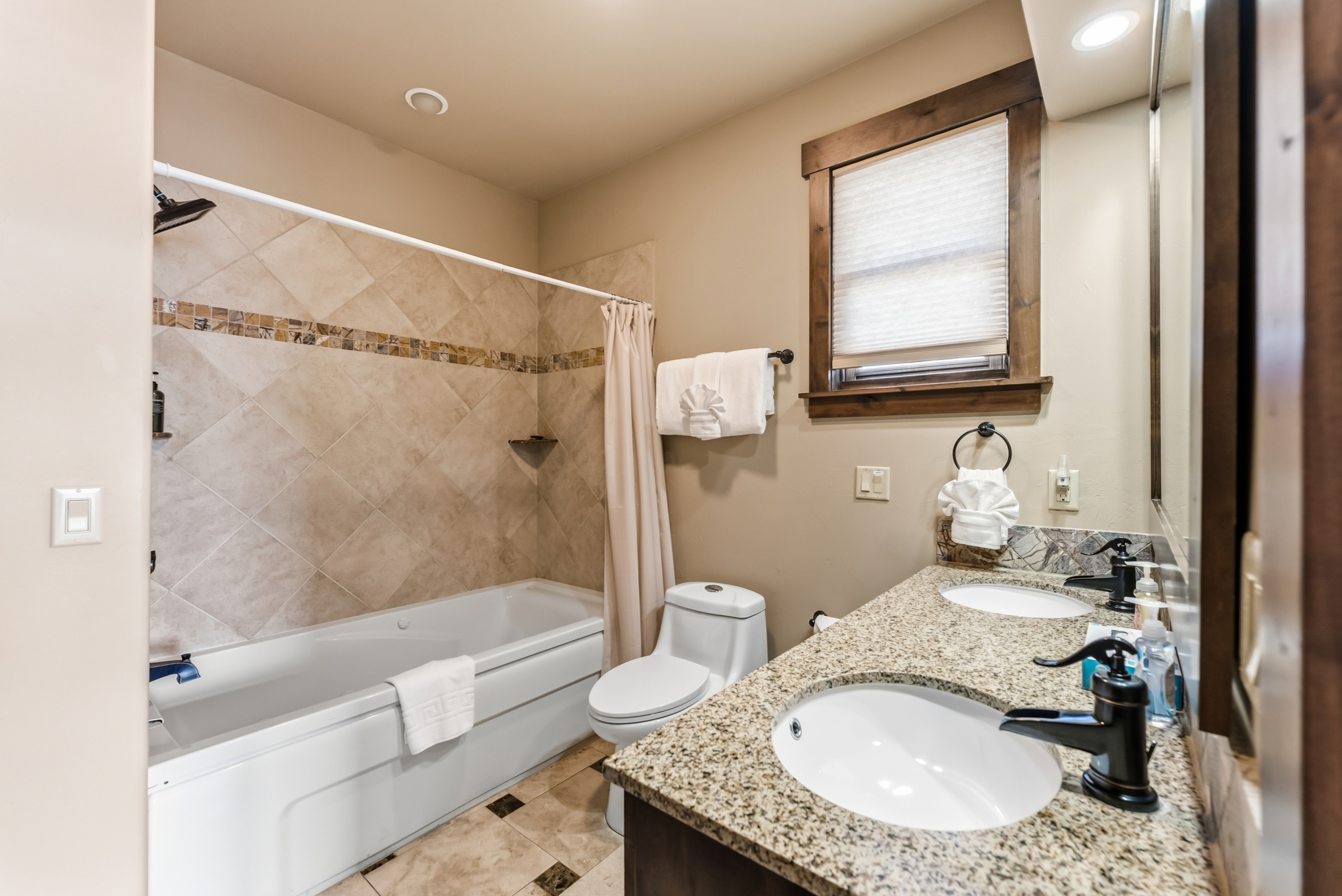  318 S 8th Avenue, Frisco, CO, 80443 - 物件實景