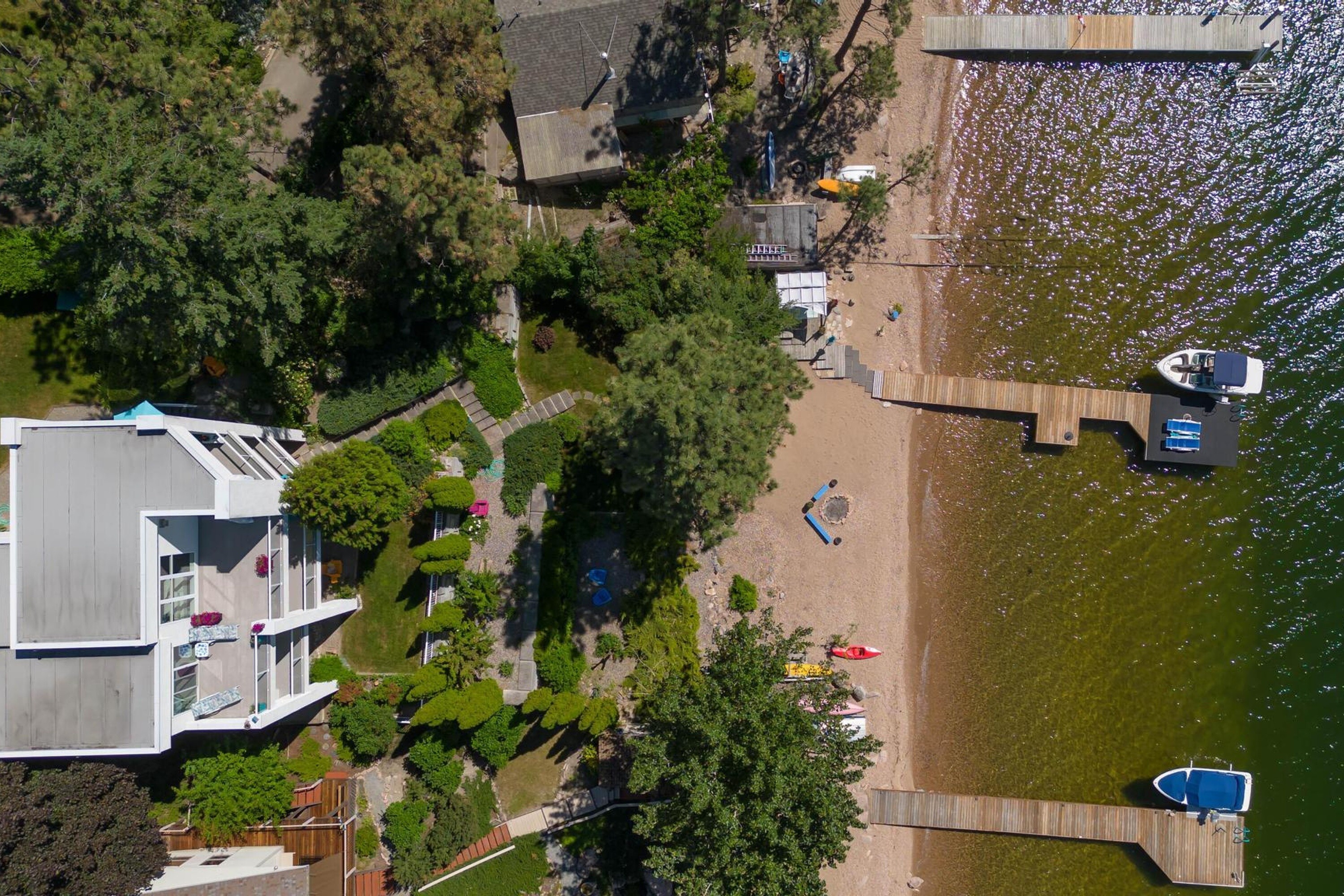 Modern Lakeshore Home - 物件實景