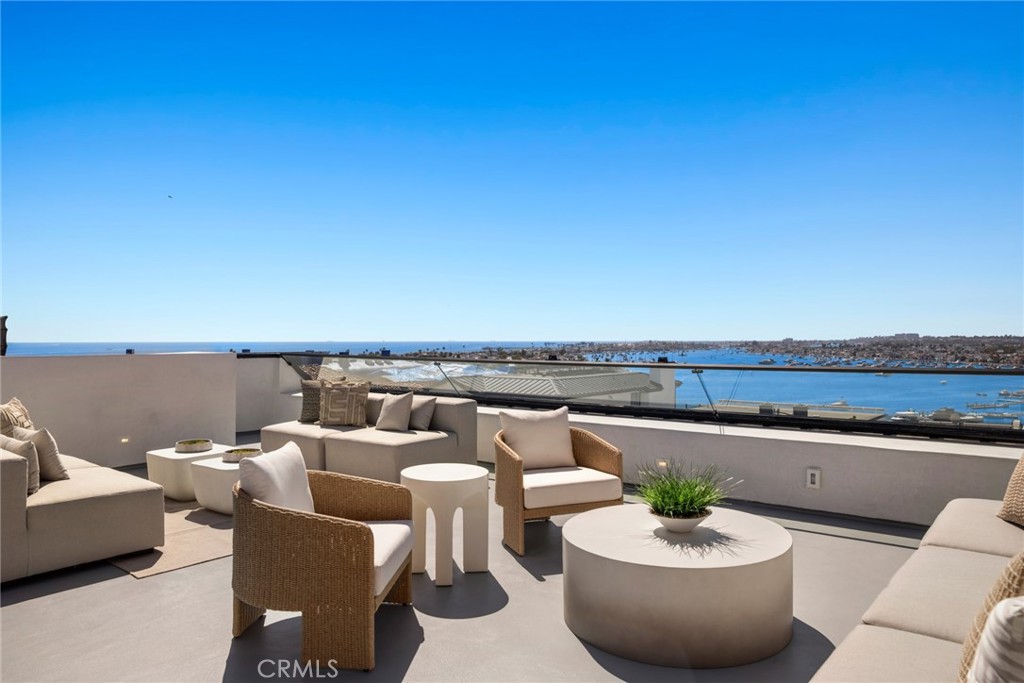 Corona del Mar, California, 92625, United States, 4 Bedrooms Bedrooms, ,5 BathroomsBathrooms,Residential,For Sale,1903462
