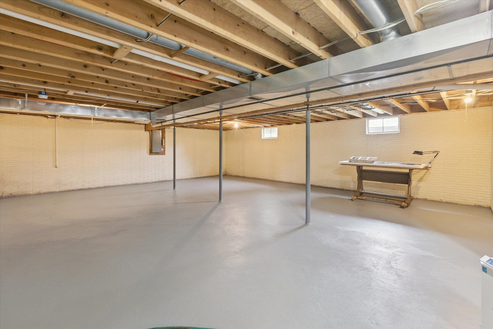 Midland, Michigan, 48640, United States, 3 Bedrooms Bedrooms, ,3 BathroomsBathrooms,Residential,For Sale,1975279