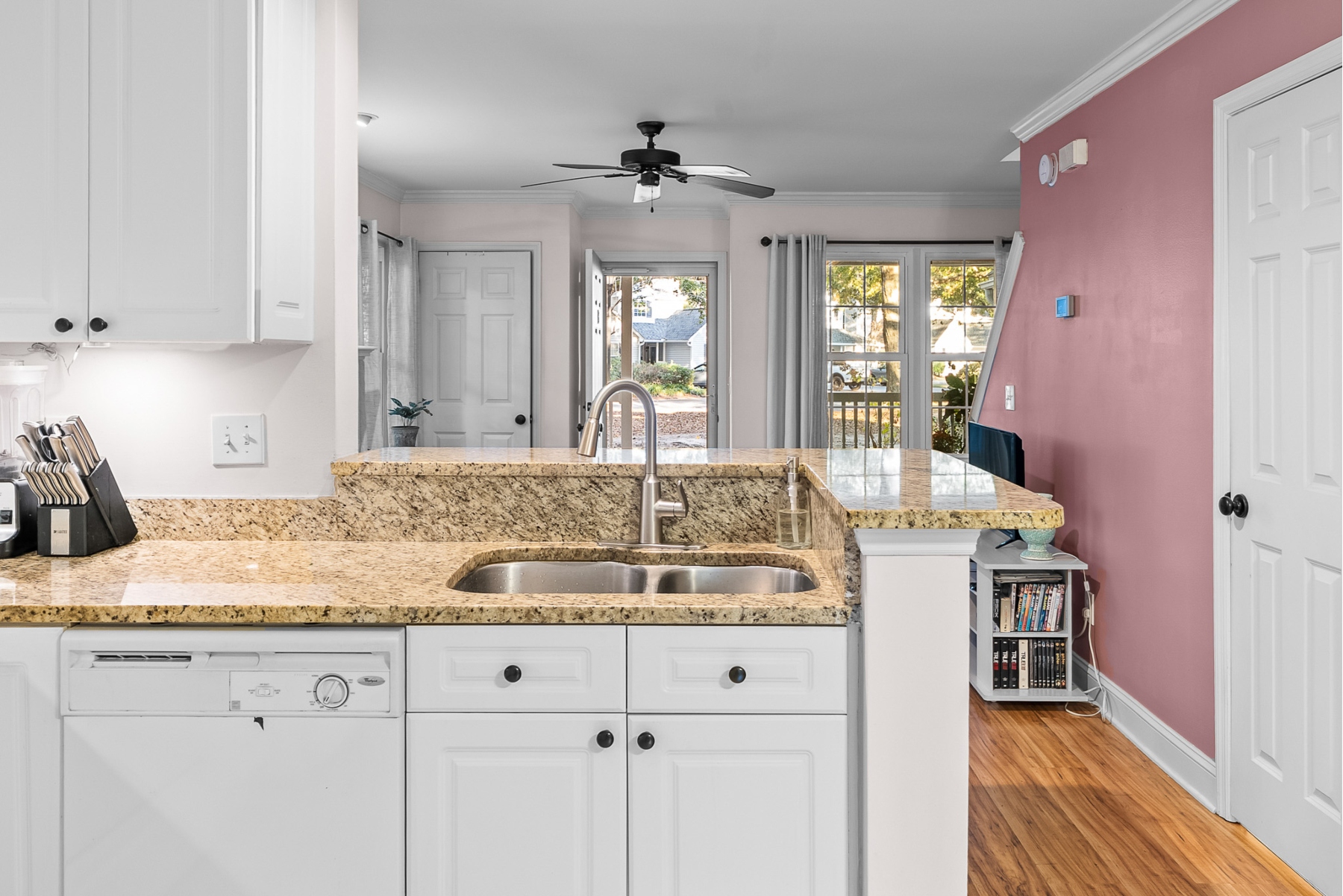  1351 Cassidy Court Unit B, Mount Pleasant - 物件實景