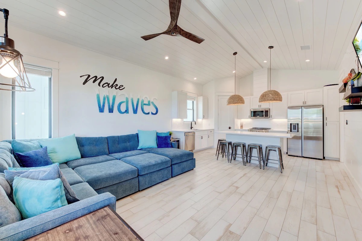 Port Aransas, Texas, 78373, United States, 5 Bedrooms Bedrooms, ,4 BathroomsBathrooms,Residential,For Sale,1982131