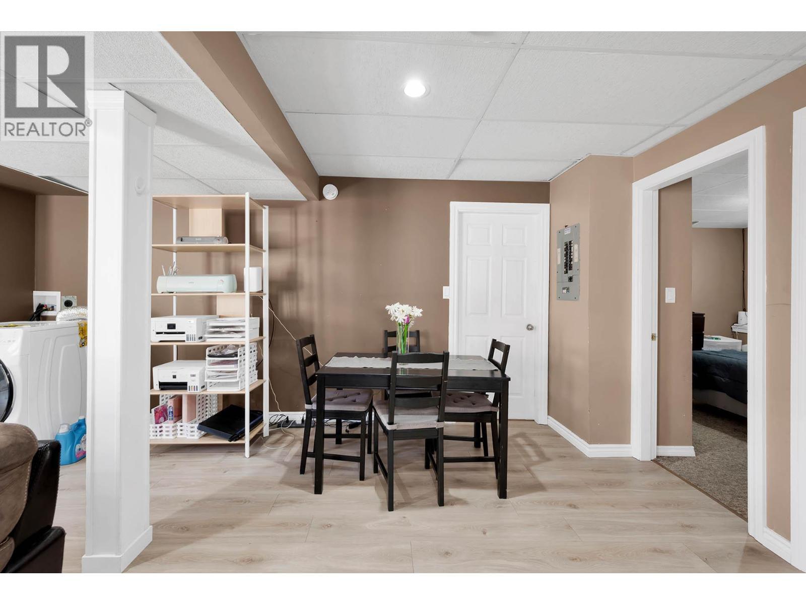 KAMLOOPS, British Columbia, V1S 1W2, CA, 6 Bedrooms Bedrooms, ,4 BathroomsBathrooms,Residential,For Sale,1950563